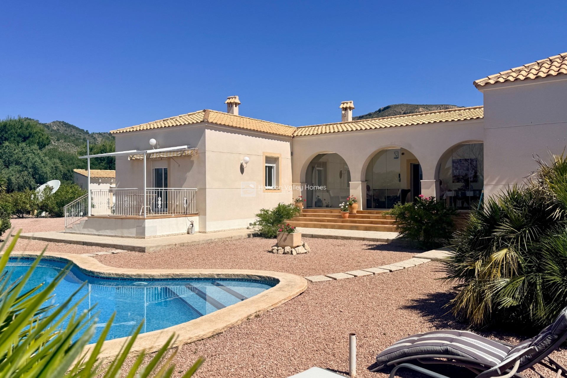 Resale - 5. Finca / Country Property - La Romana