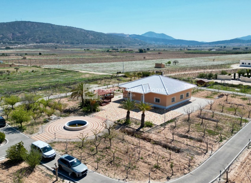 Resale - 5. Finca / Country Property - Pinoso