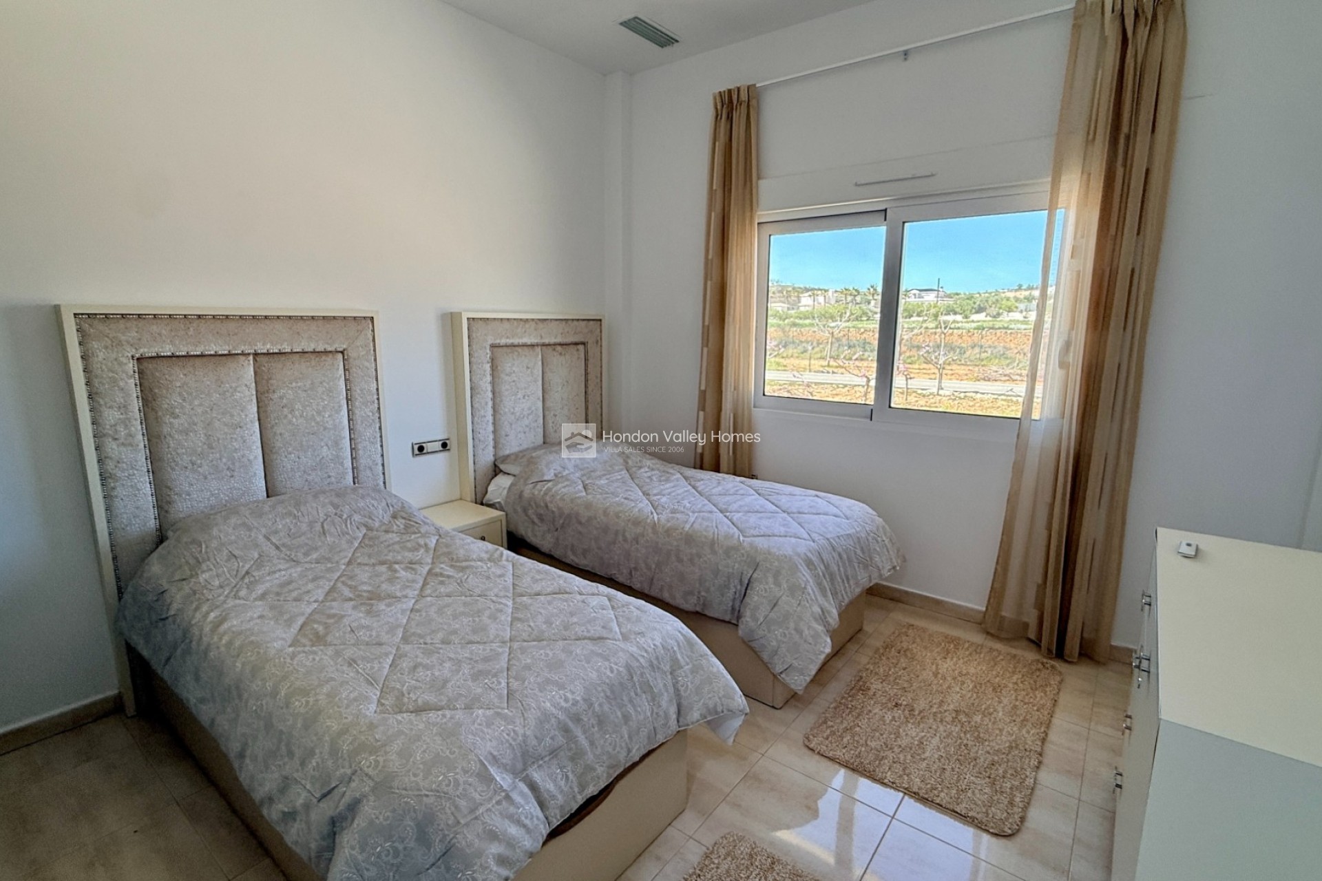 Resale - 5. Finca / Country Property - Pinoso