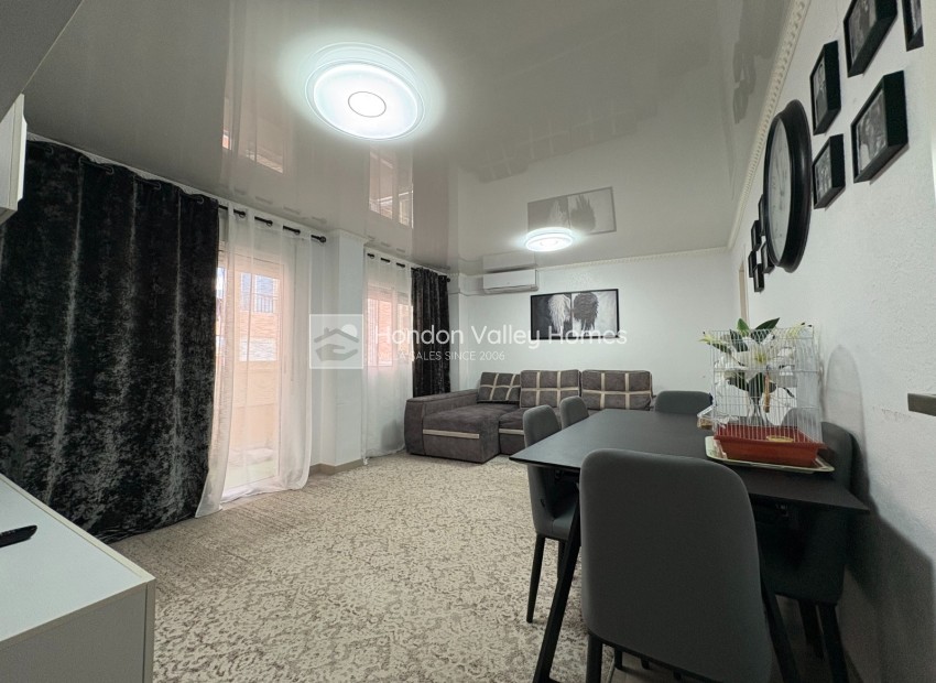 Resale - Apartment - Torrevieja - Centro