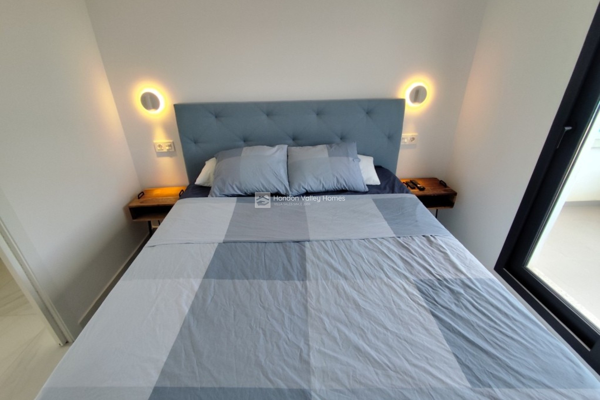 Resale - Apartment - Unknown