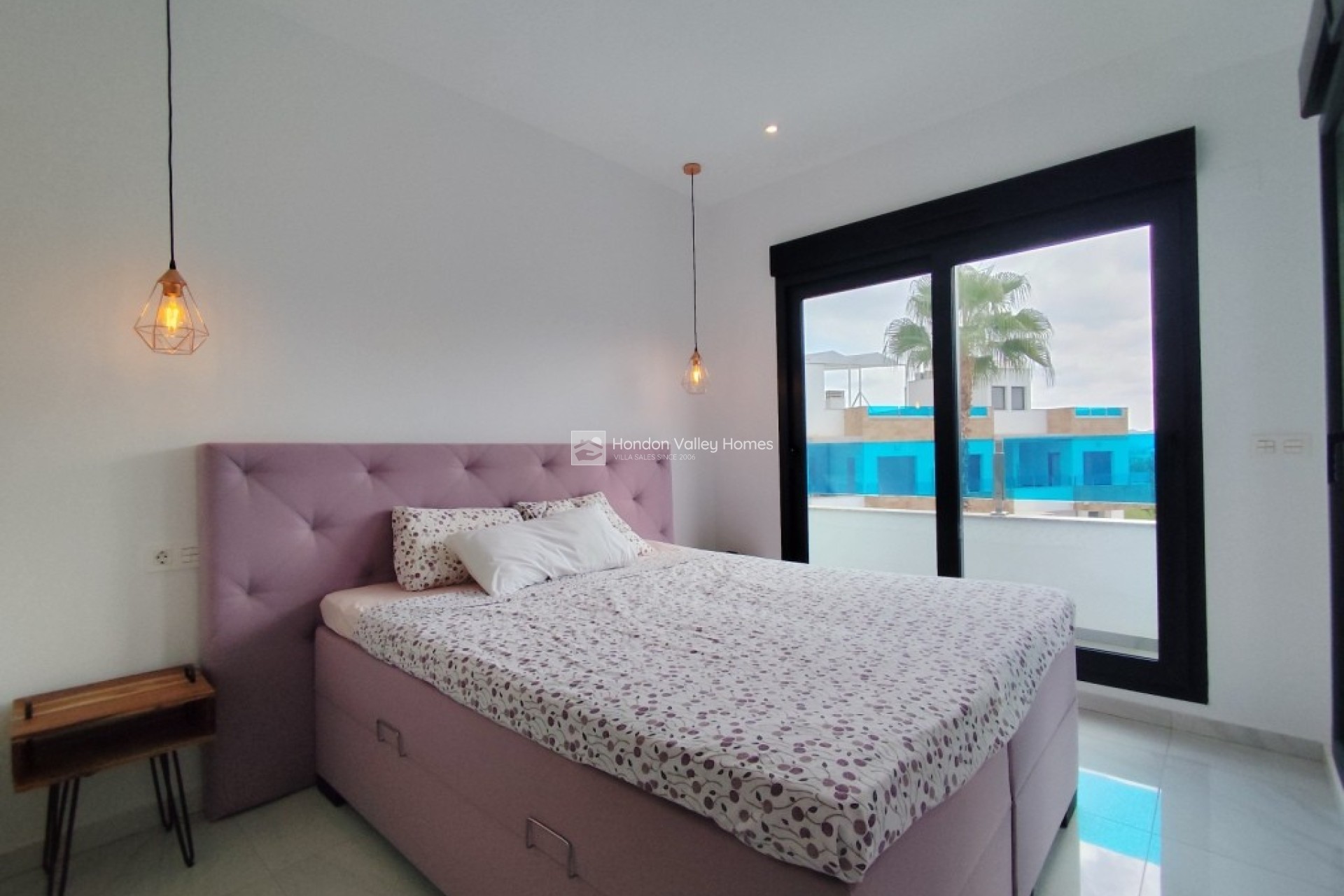 Resale - Apartment - Unknown