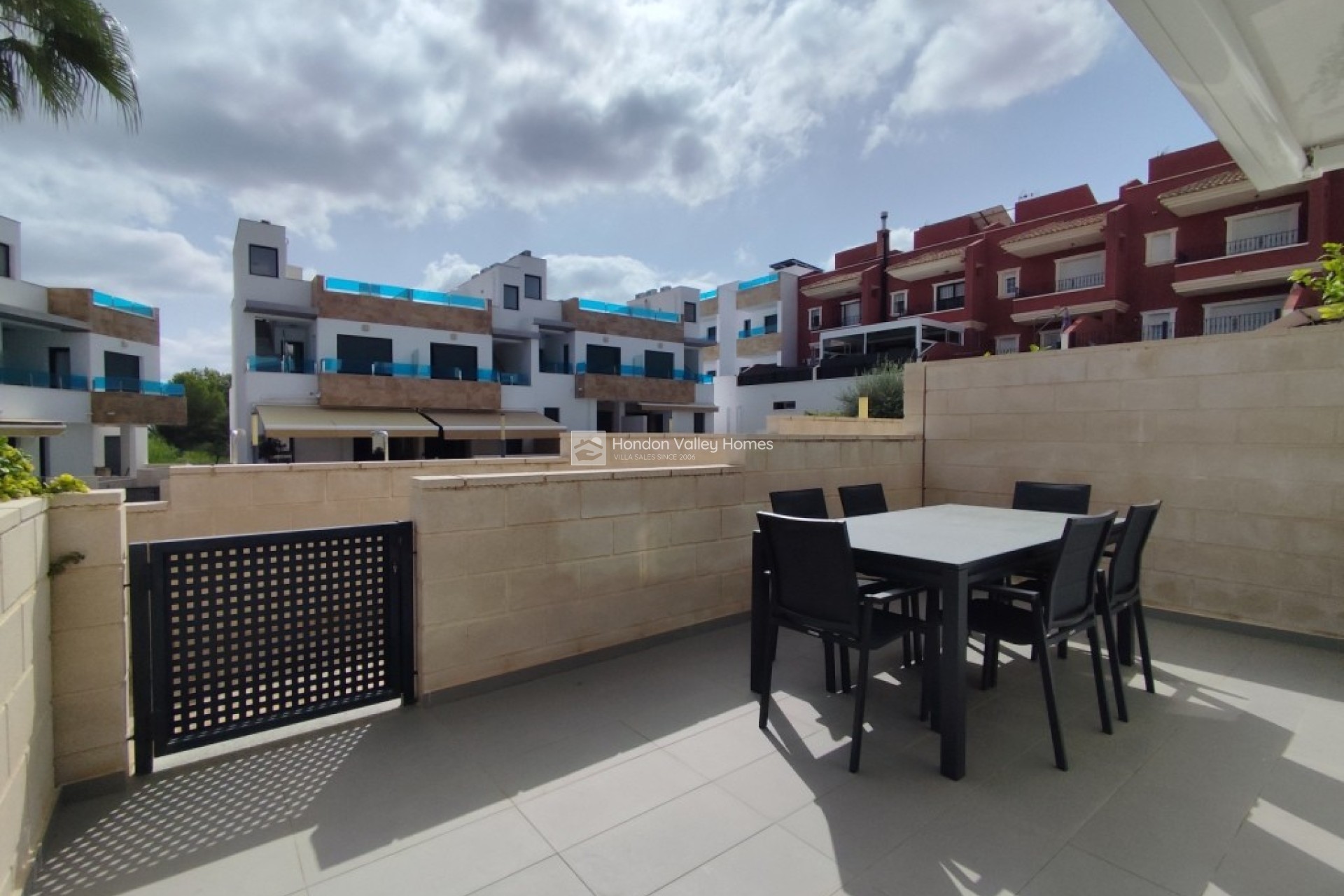 Resale - Apartment - Unknown