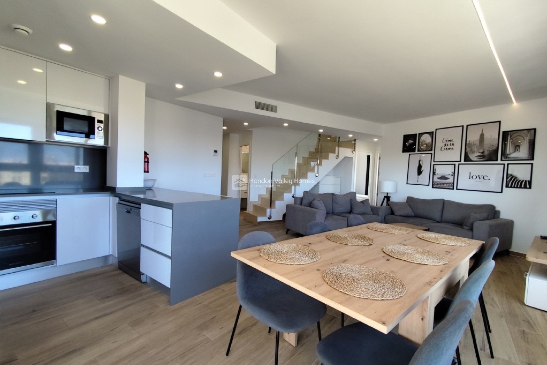 Resale - Apartment - Unknown