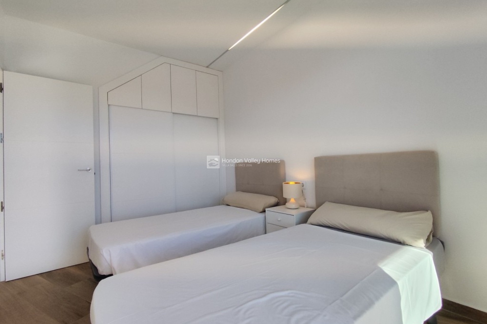 Resale - Apartment - Unknown
