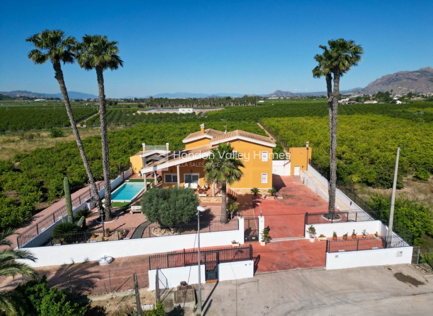 Resale - Finca Country Property - Orihuela