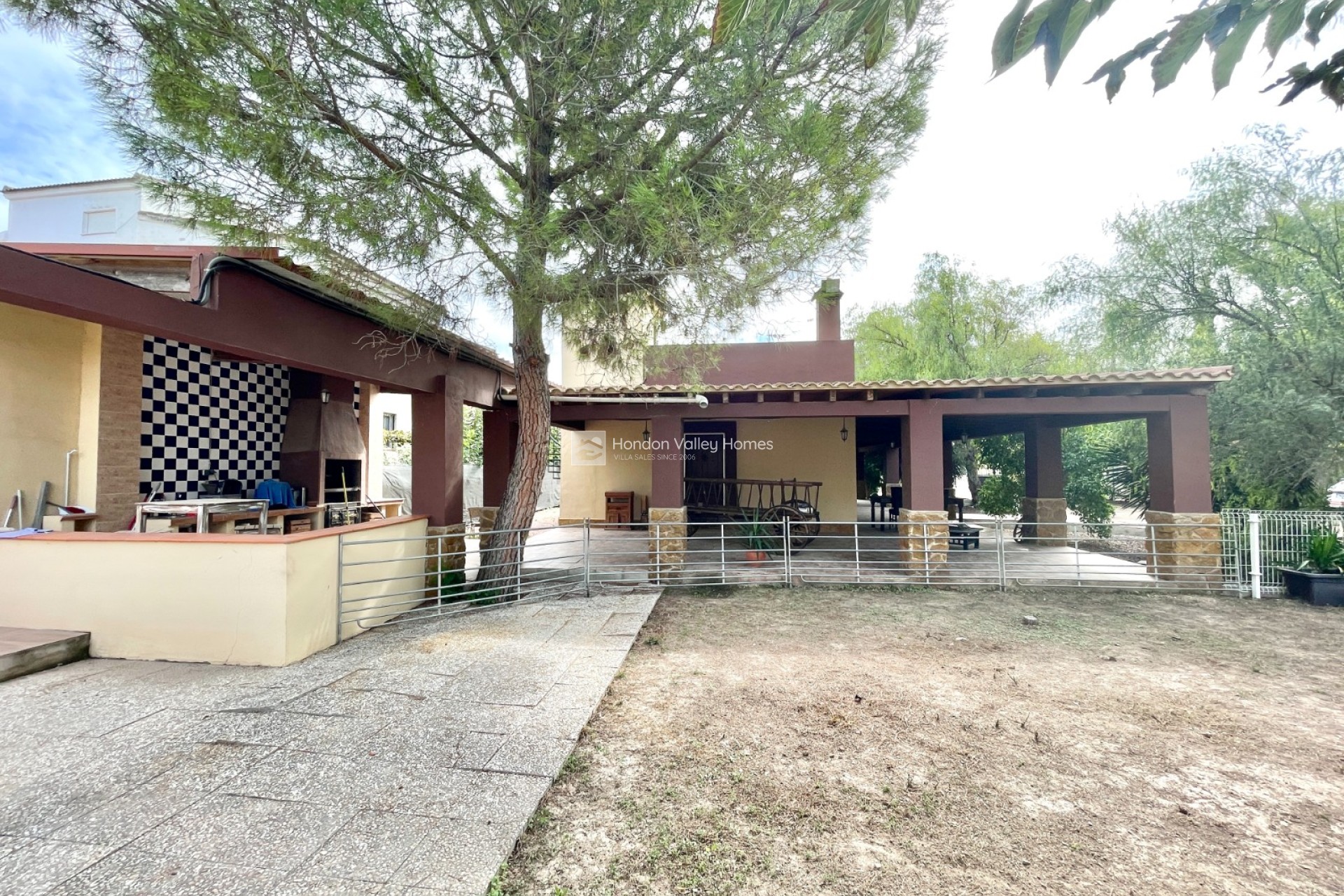 Resale - Finca / Country Property - Orihuela