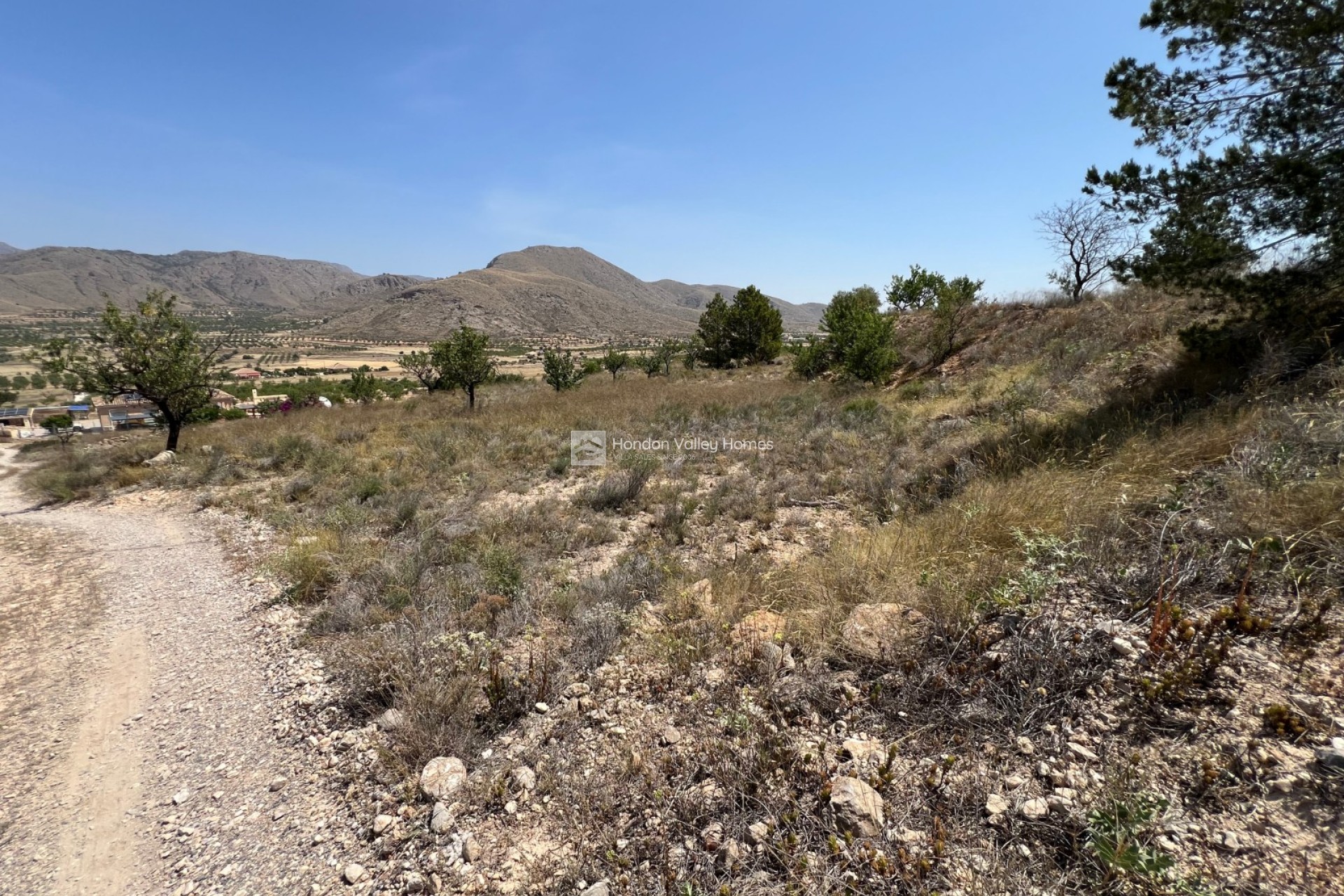Resale - Plot - Barbarroja