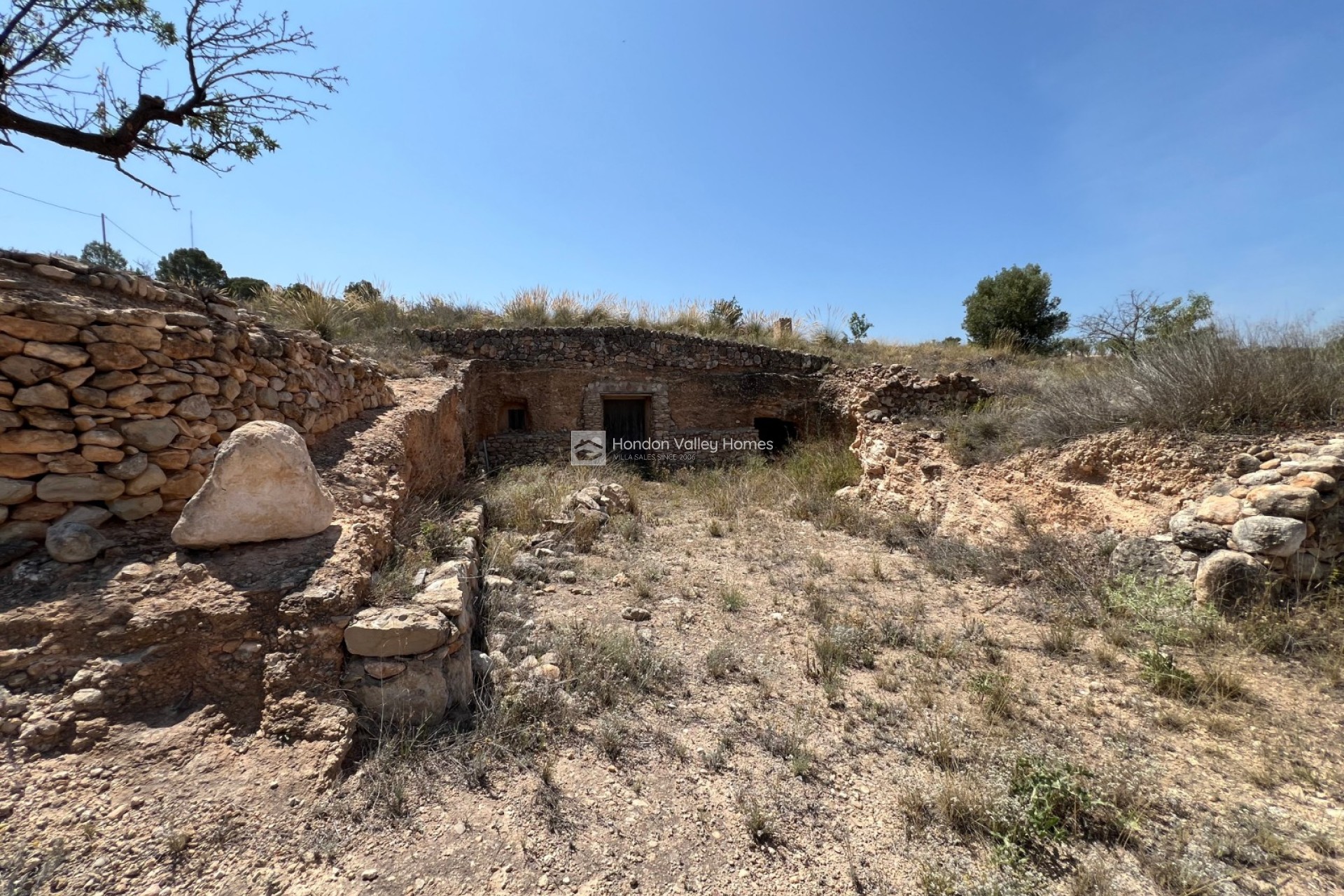 Resale - Plot - Barbarroja