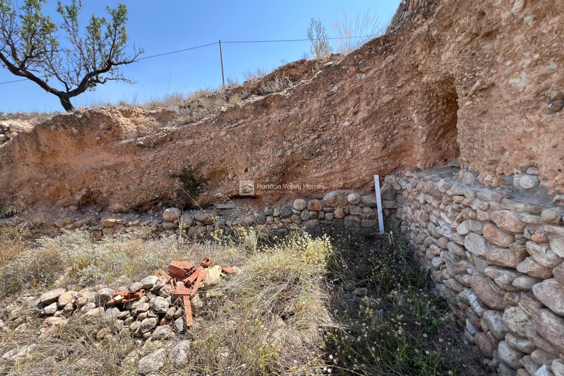 Resale - Plot - Barbarroja