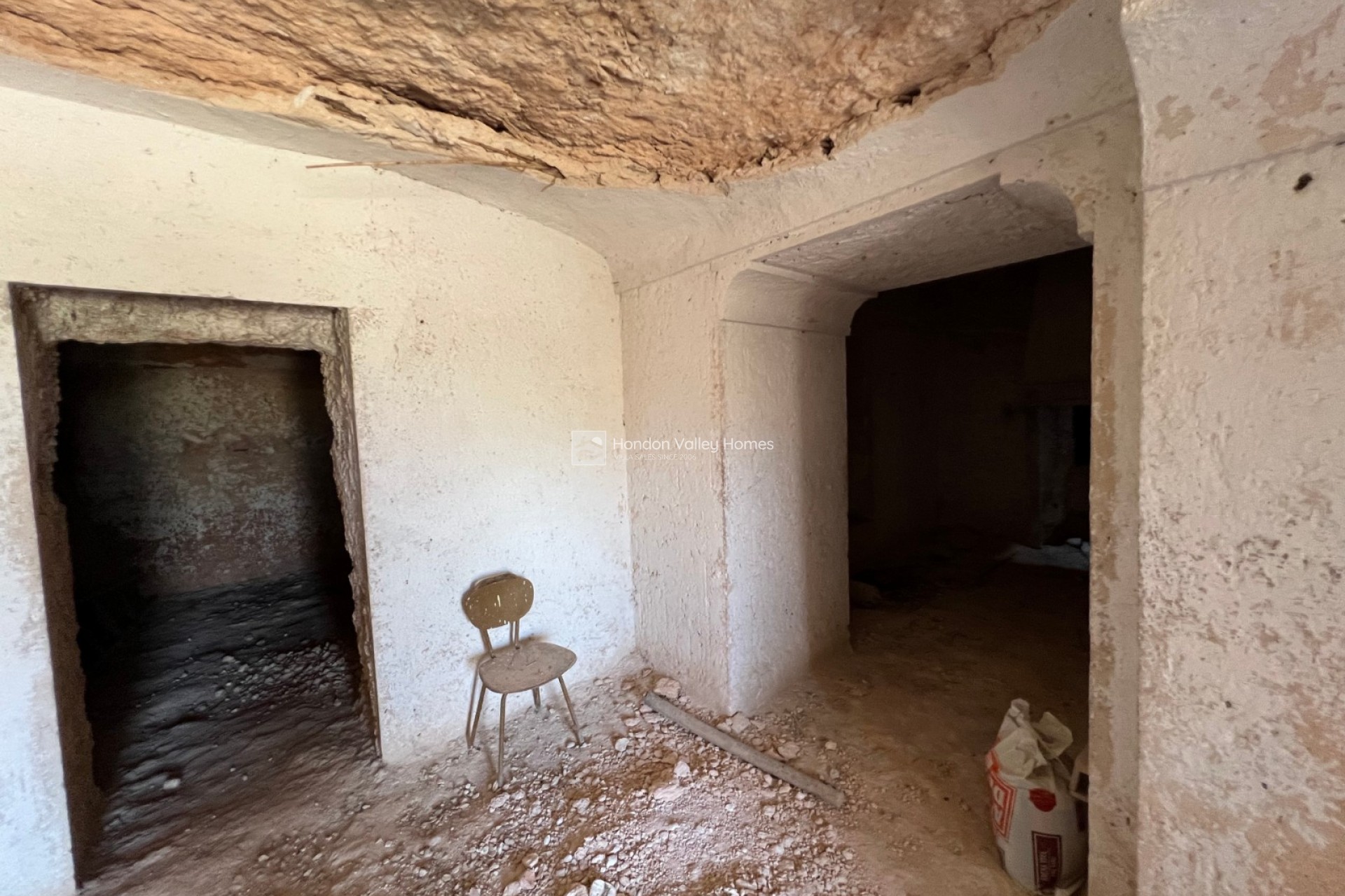 Resale - Plot - Barbarroja