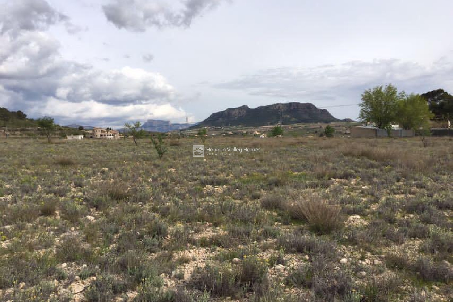 Resale - Plot / Land - Salinas