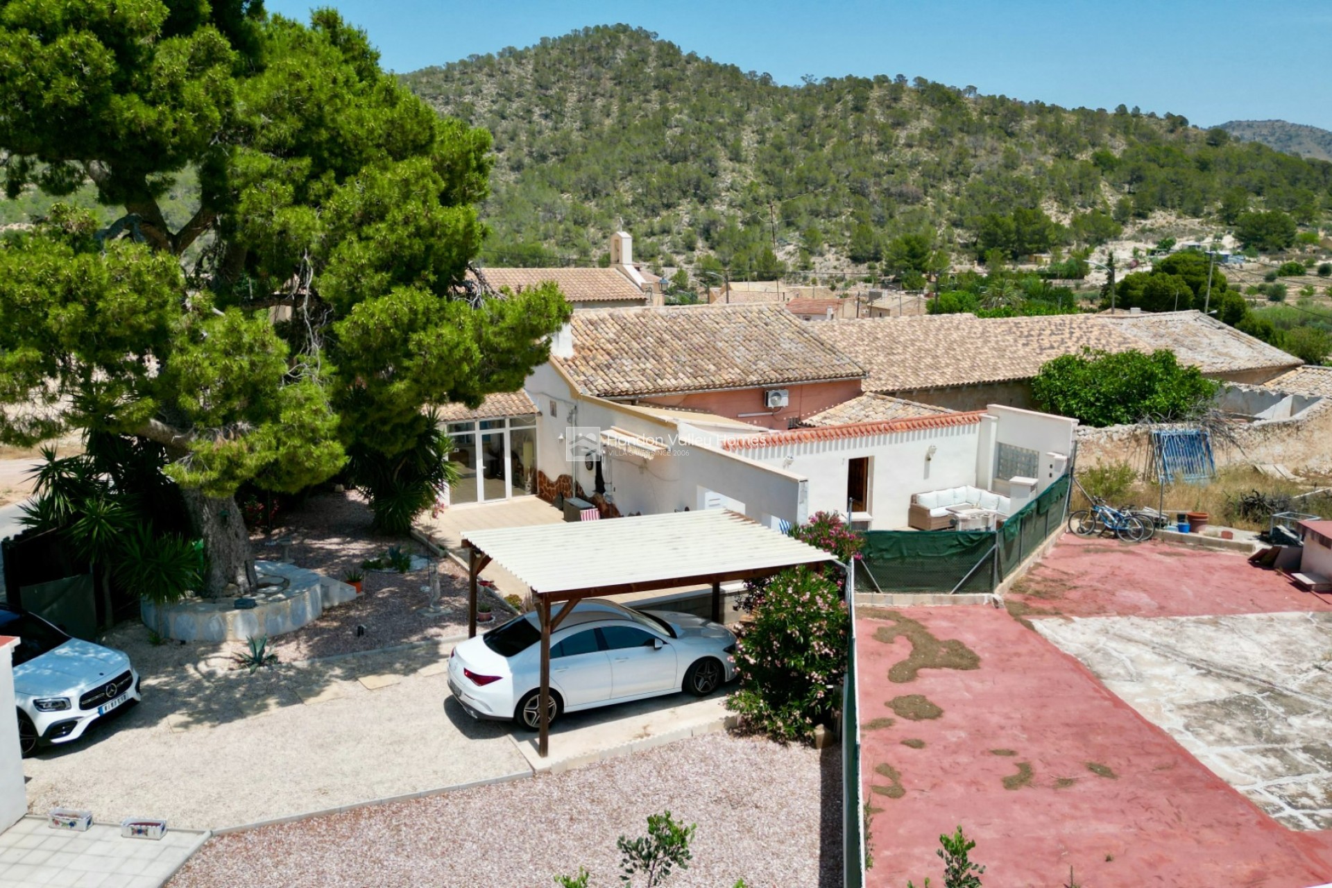 Resale - Semi - Detached Villa - La Romana