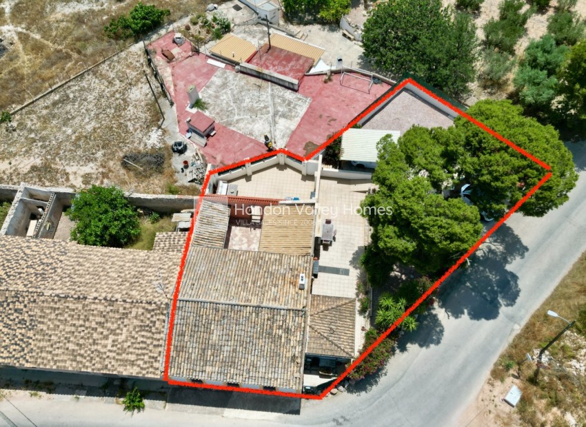 Resale - Semi - Detached Villa - La Romana