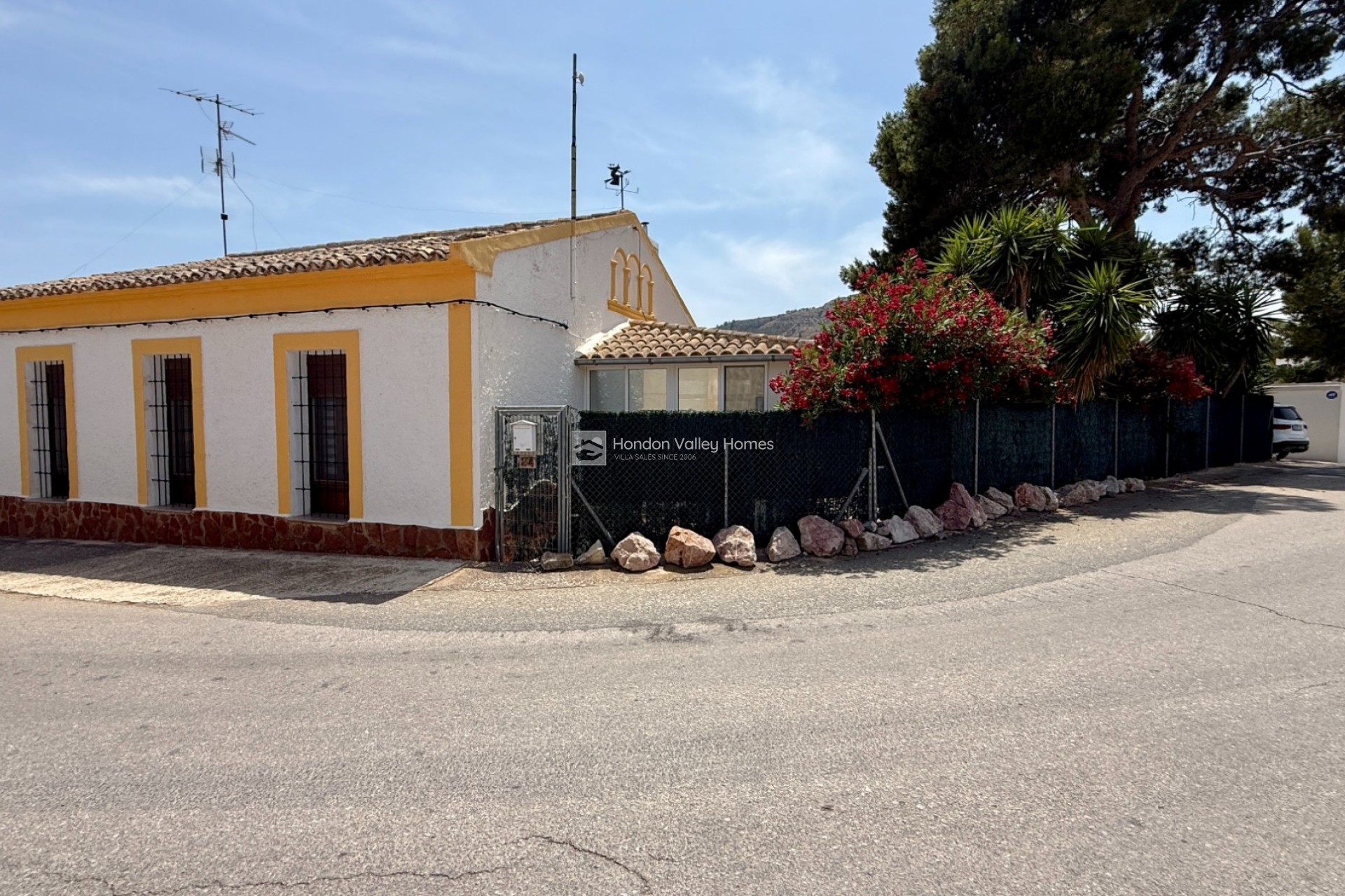 Resale - Semi - Detached Villa - La Romana