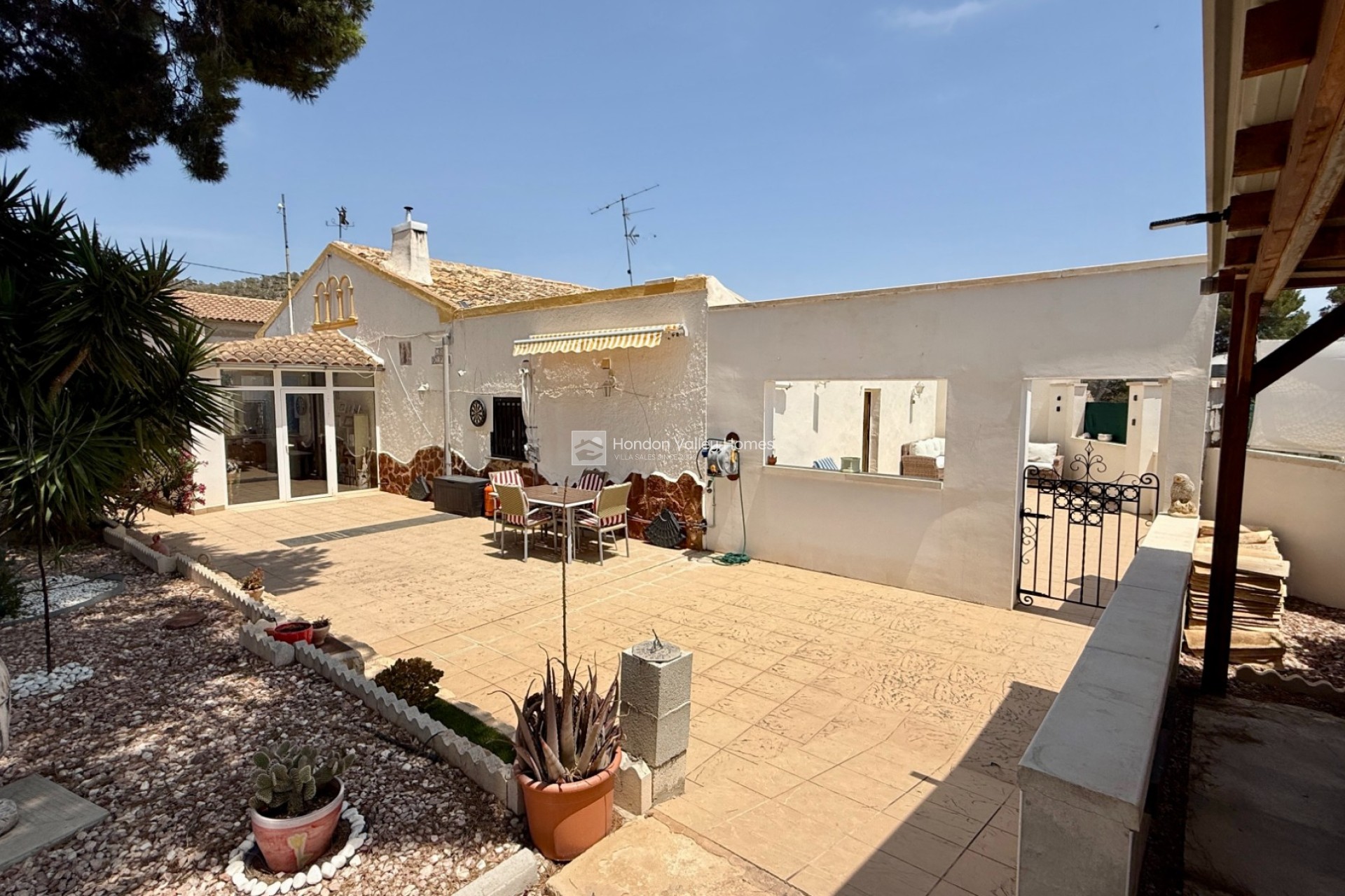 Resale - Semi - Detached Villa - La Romana