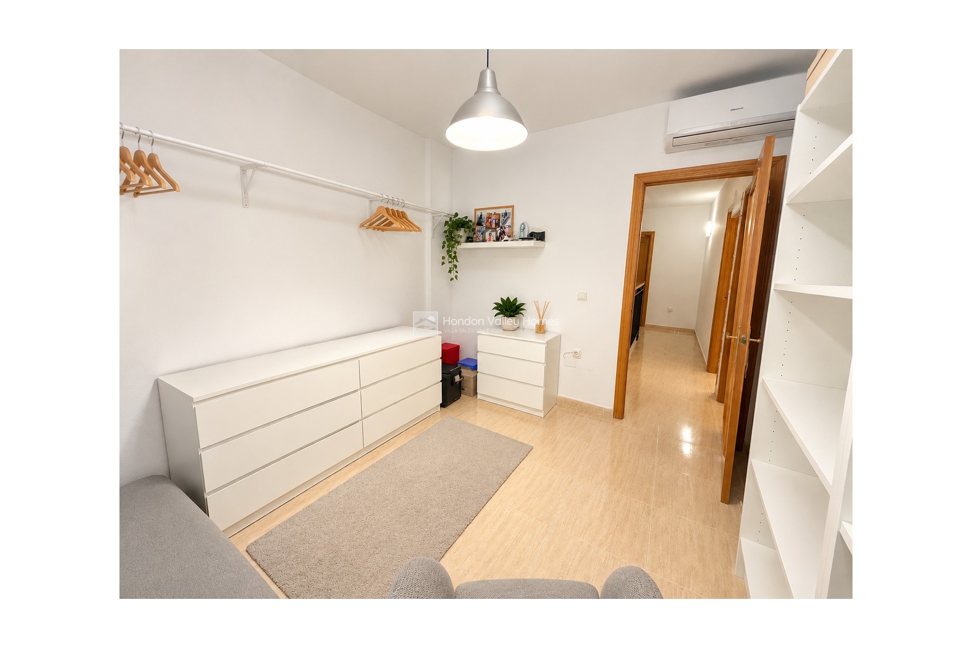 Resale - Townhouse - Daya Nueva