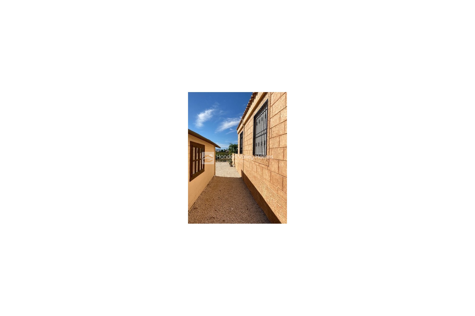 Resale - Villa - Albatera