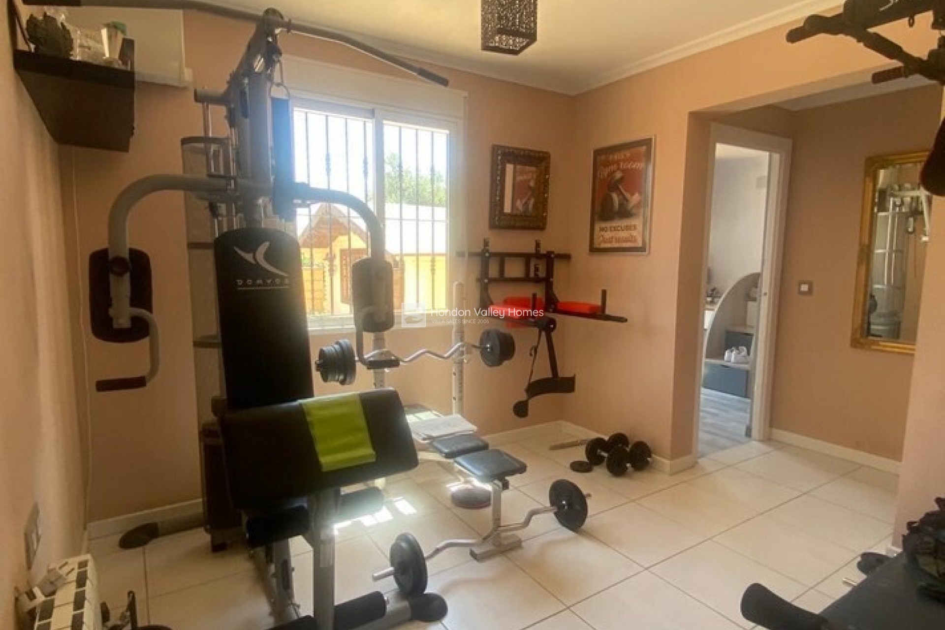 Resale - Villa - Albatera