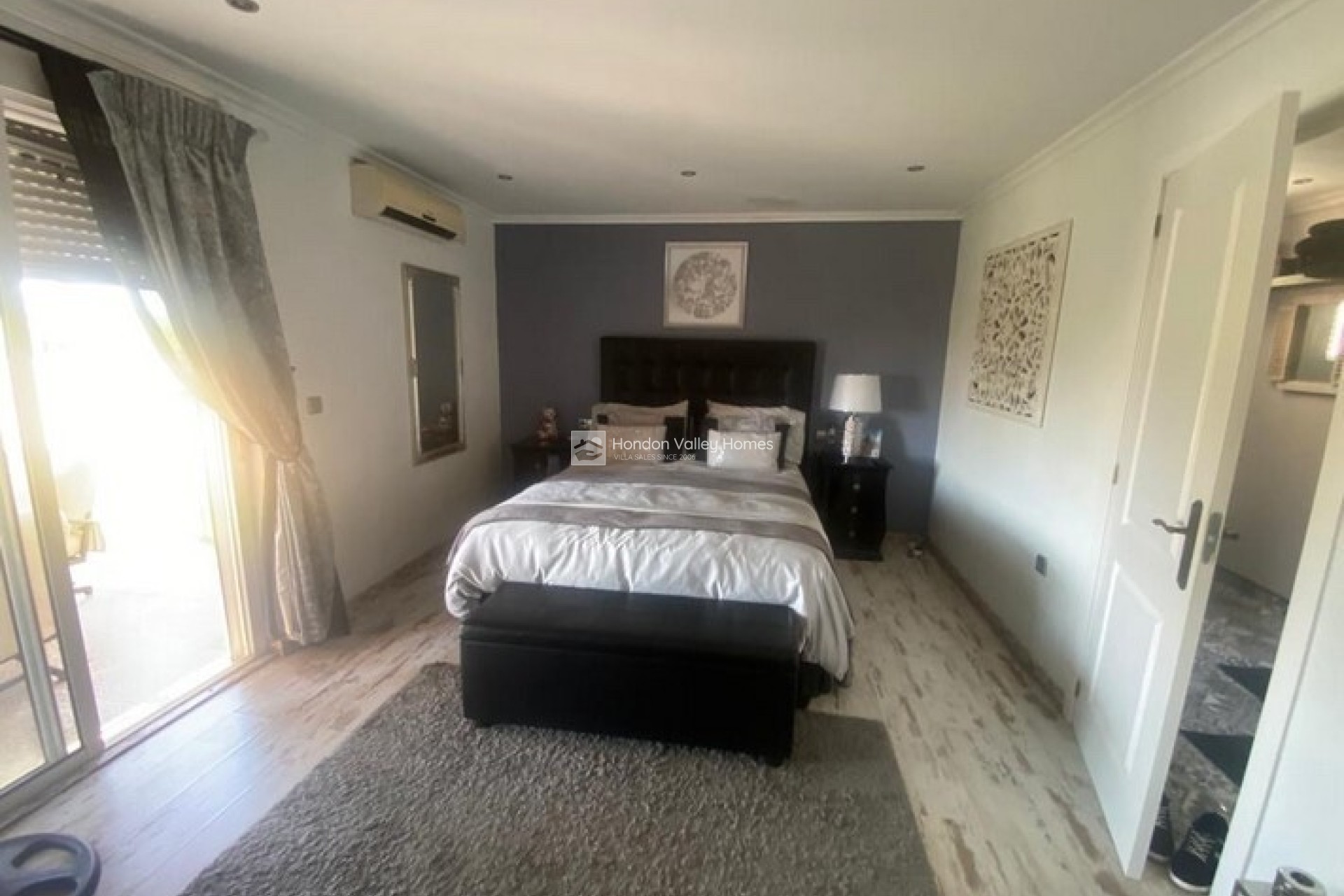 Resale - Villa - Albatera