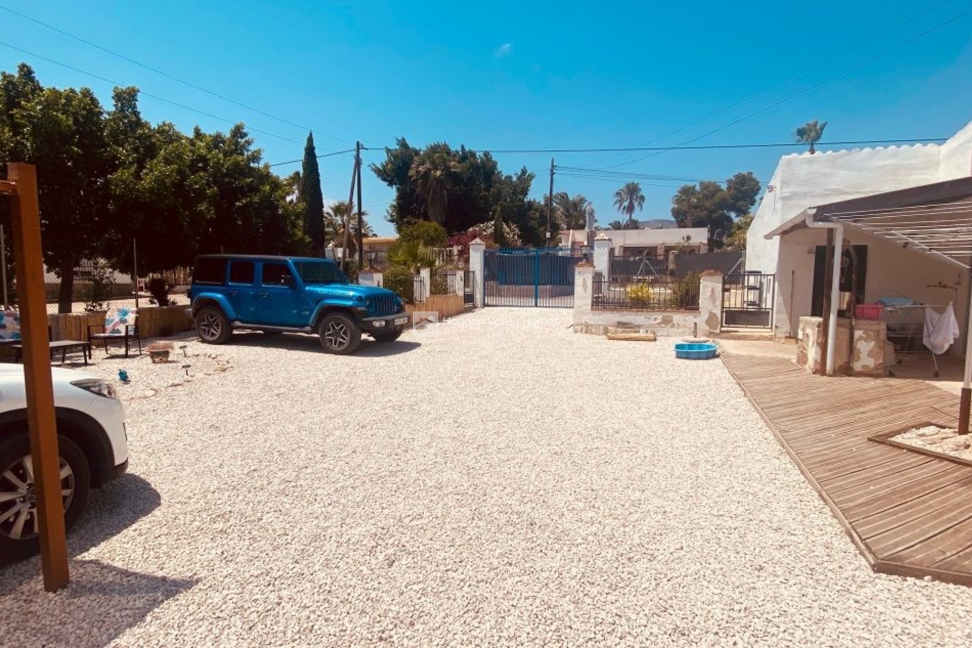 Resale - Villa - Albatera