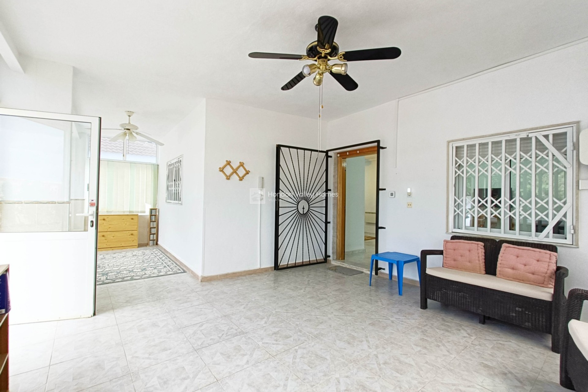 Resale - Villa - Albatera