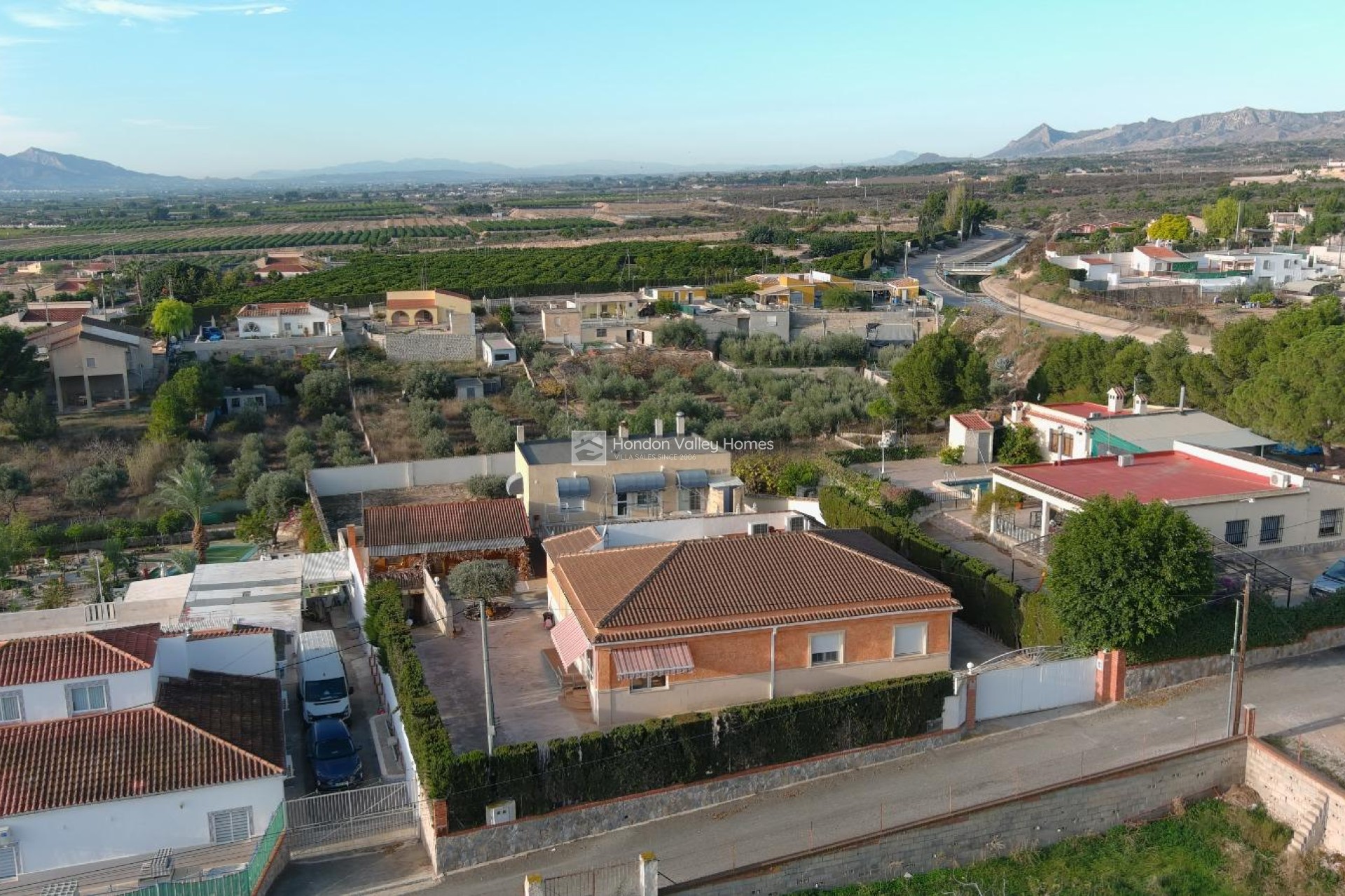 Resale - Villa - Albatera