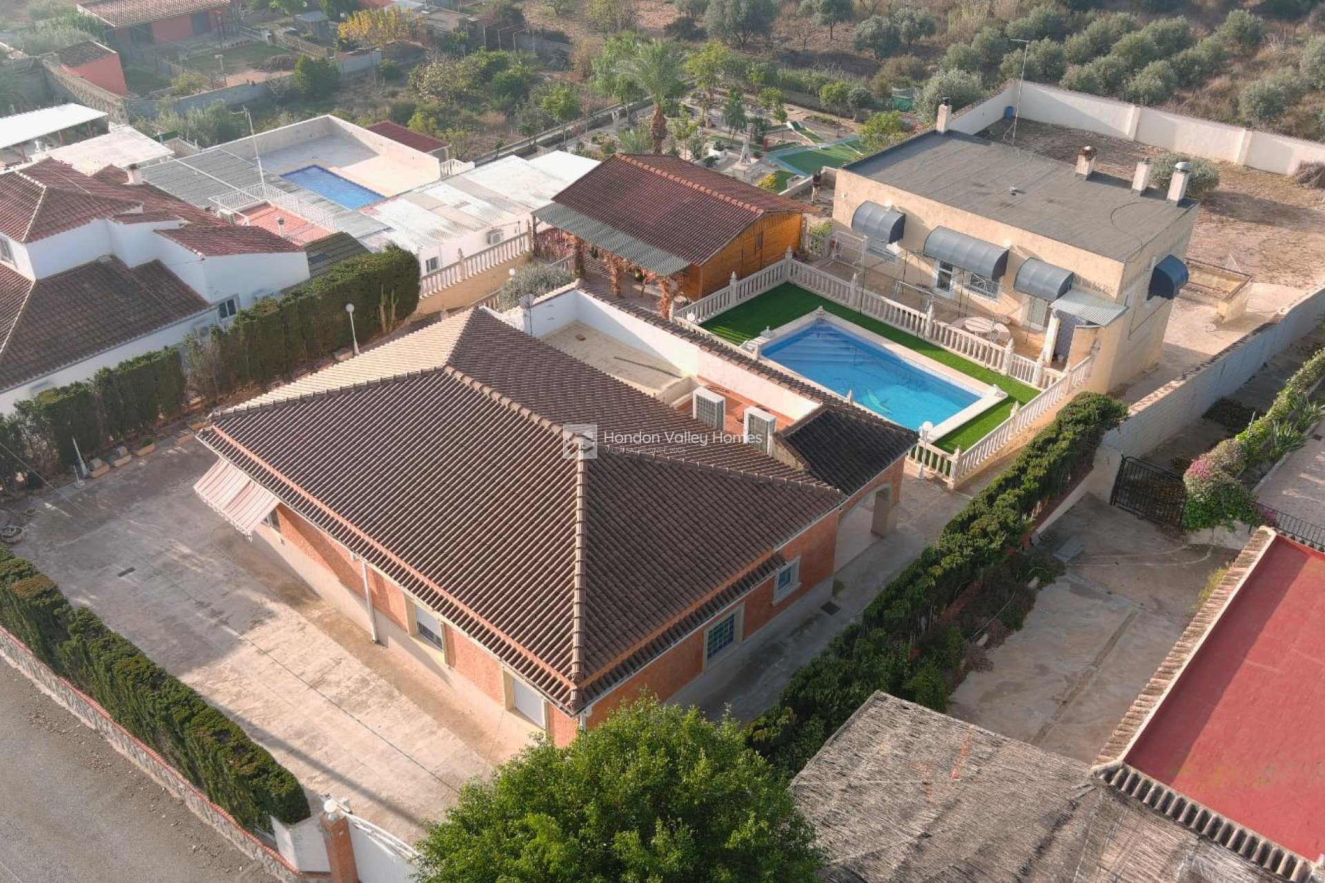 Resale - Villa - Albatera
