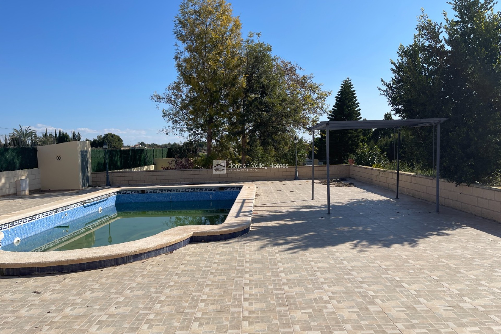 Resale - Villa - Albatera