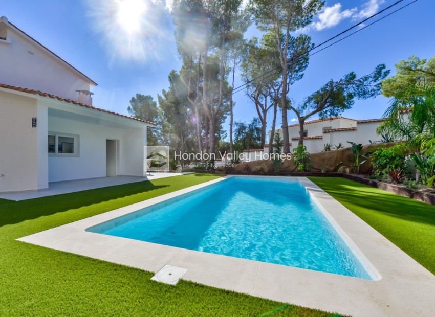 Resale - Villa - Altea