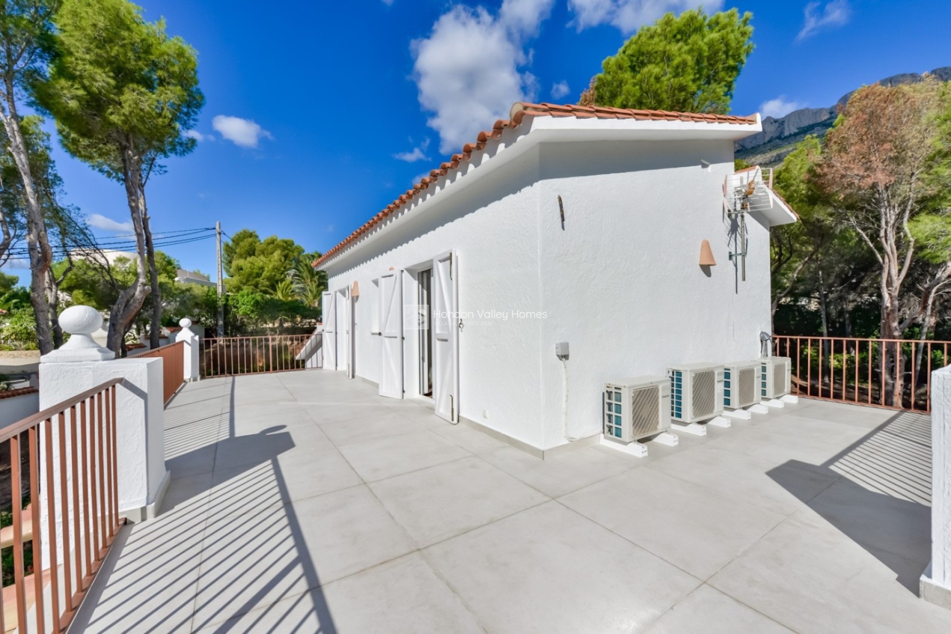 Resale - Villa - Altea