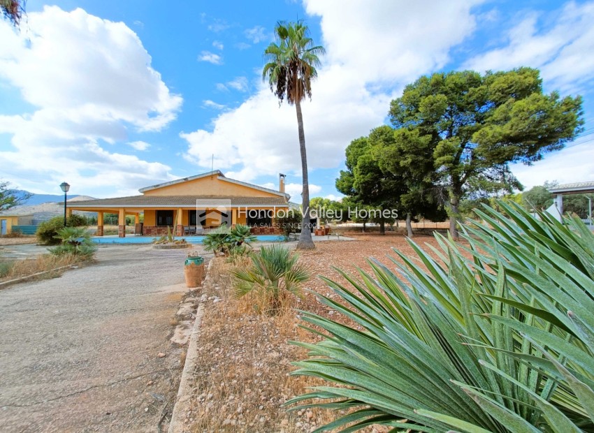 Resale - Villa - Aspe