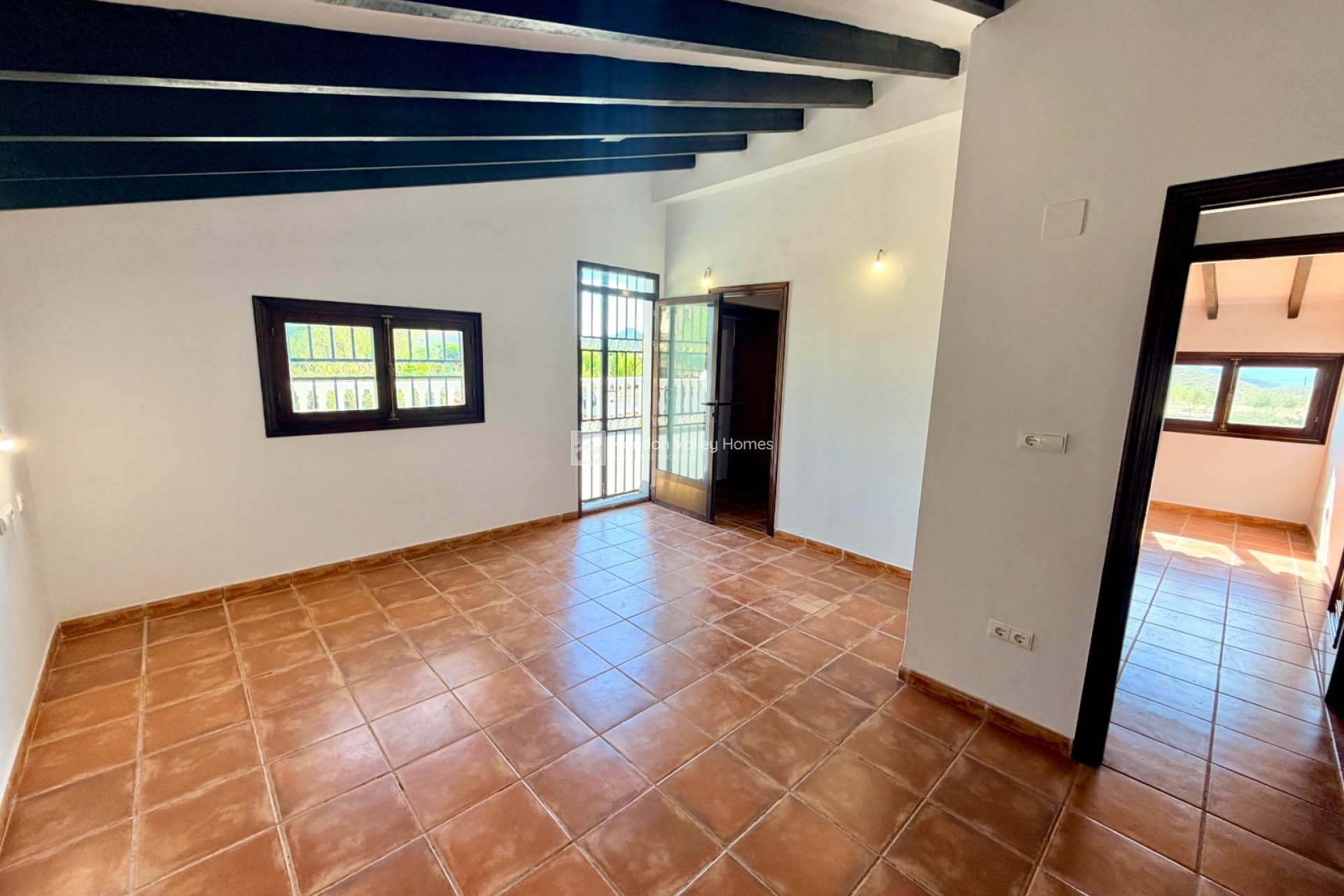 Resale - Villa * - Barinas