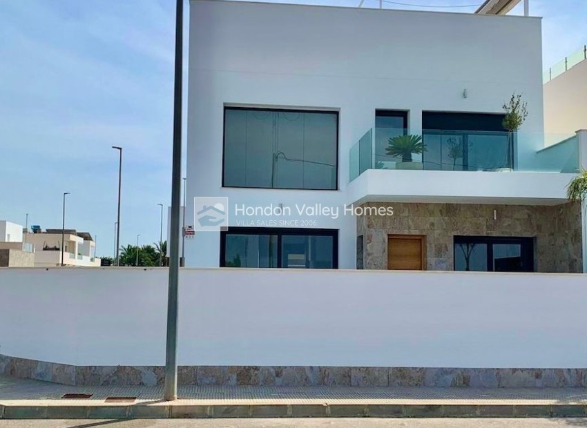 Resale - Villa - Daya Nueva