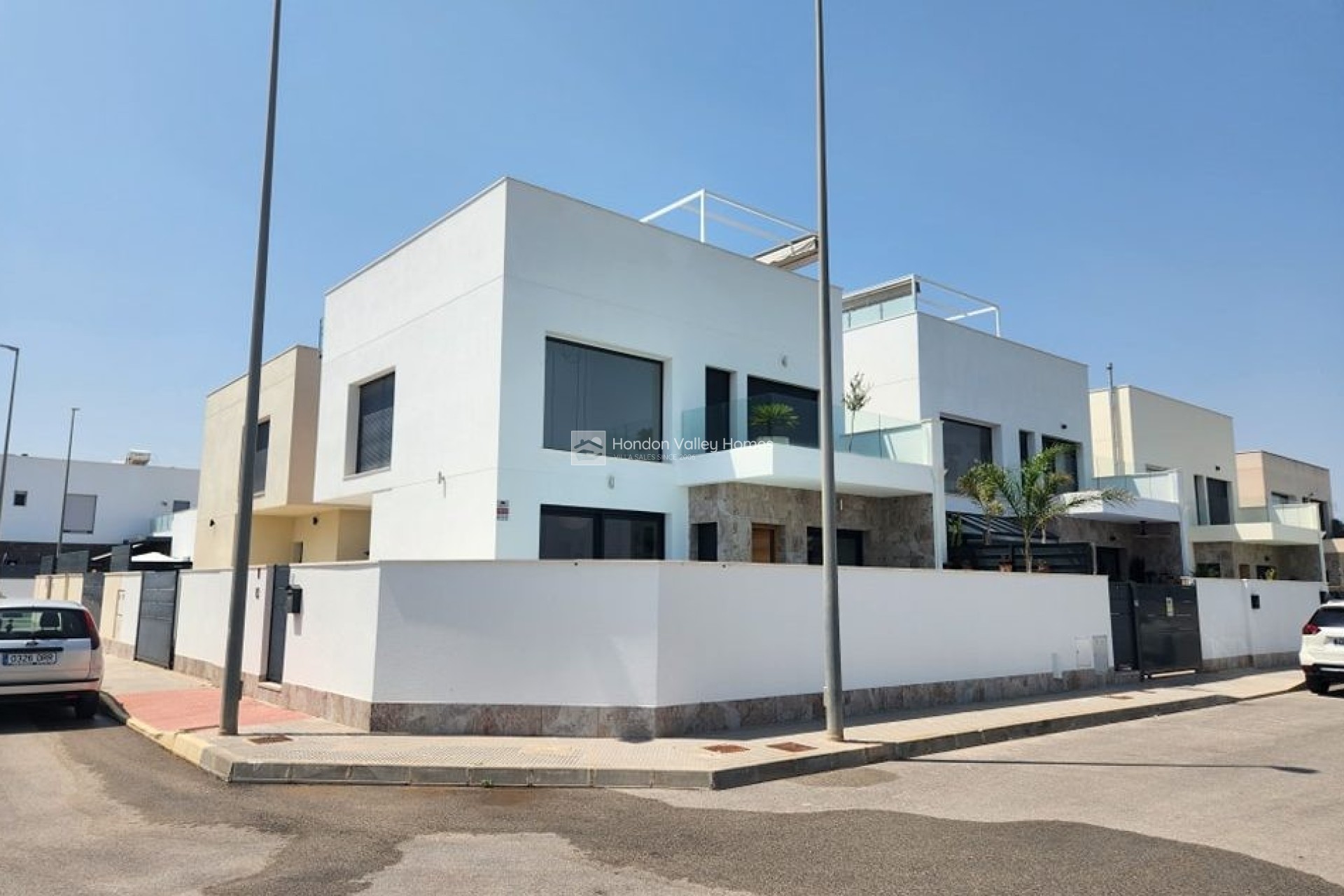Resale - Villa - Daya Nueva
