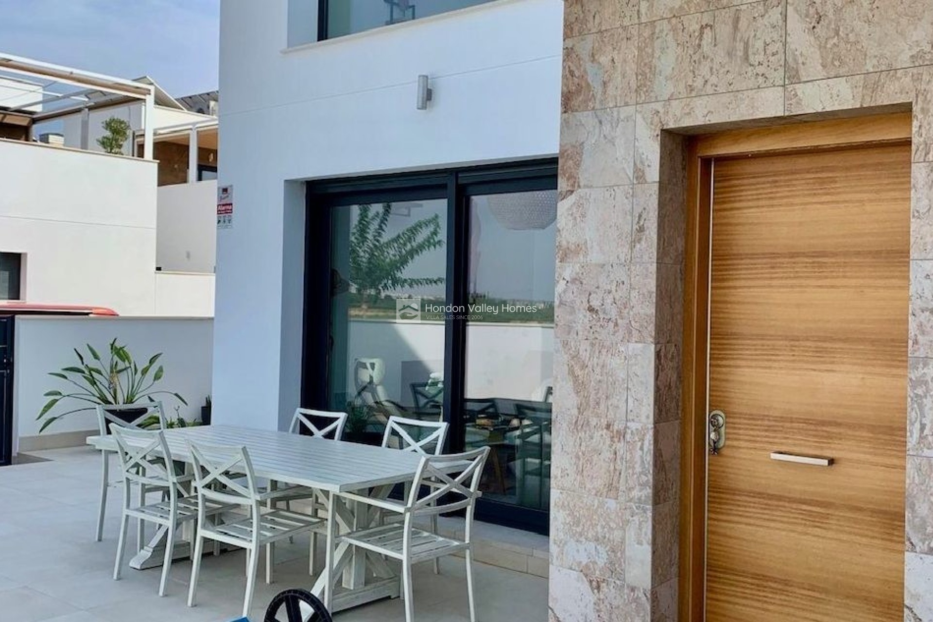 Resale - Villa - Daya Nueva