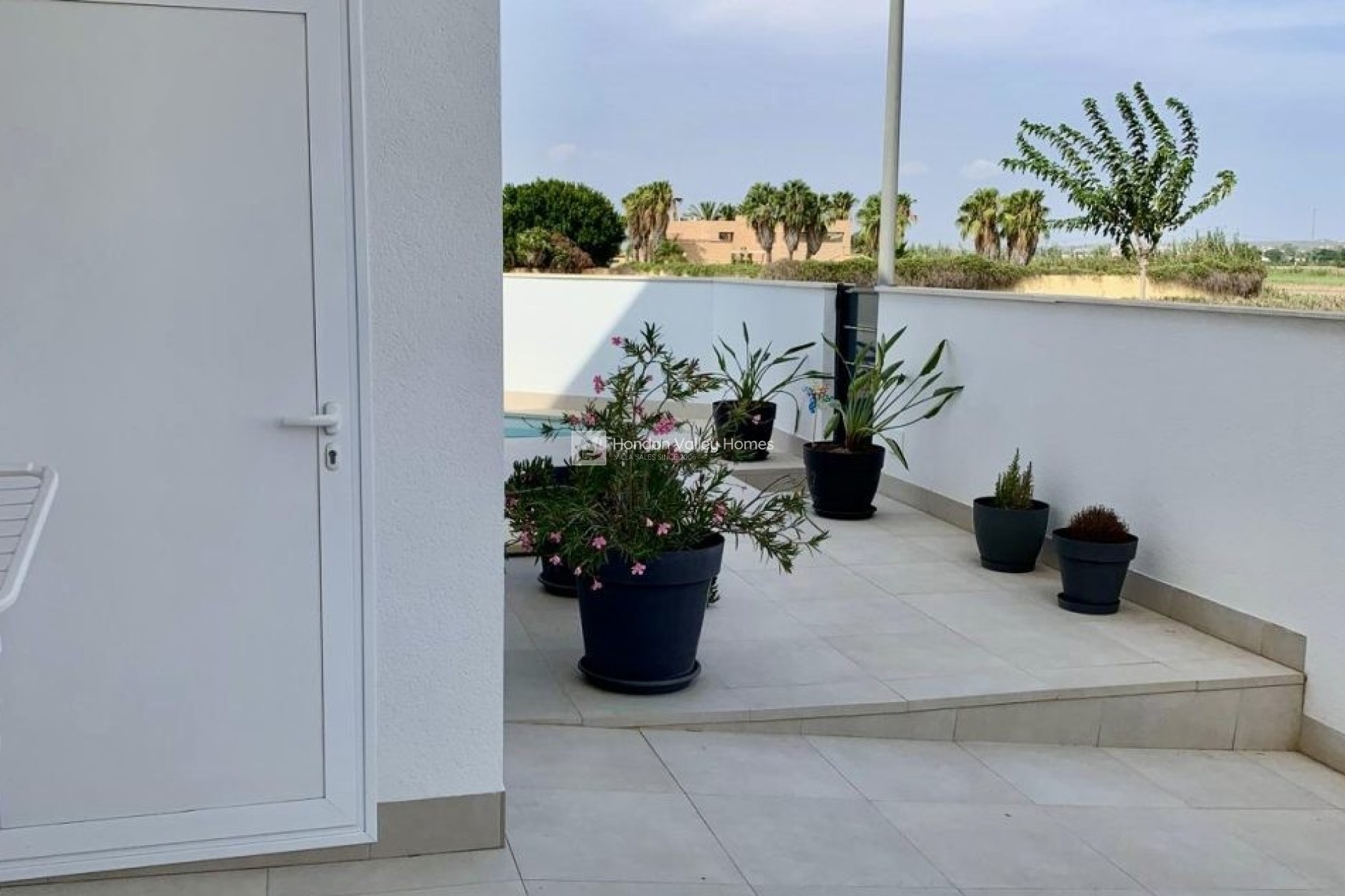 Resale - Villa - Daya Nueva