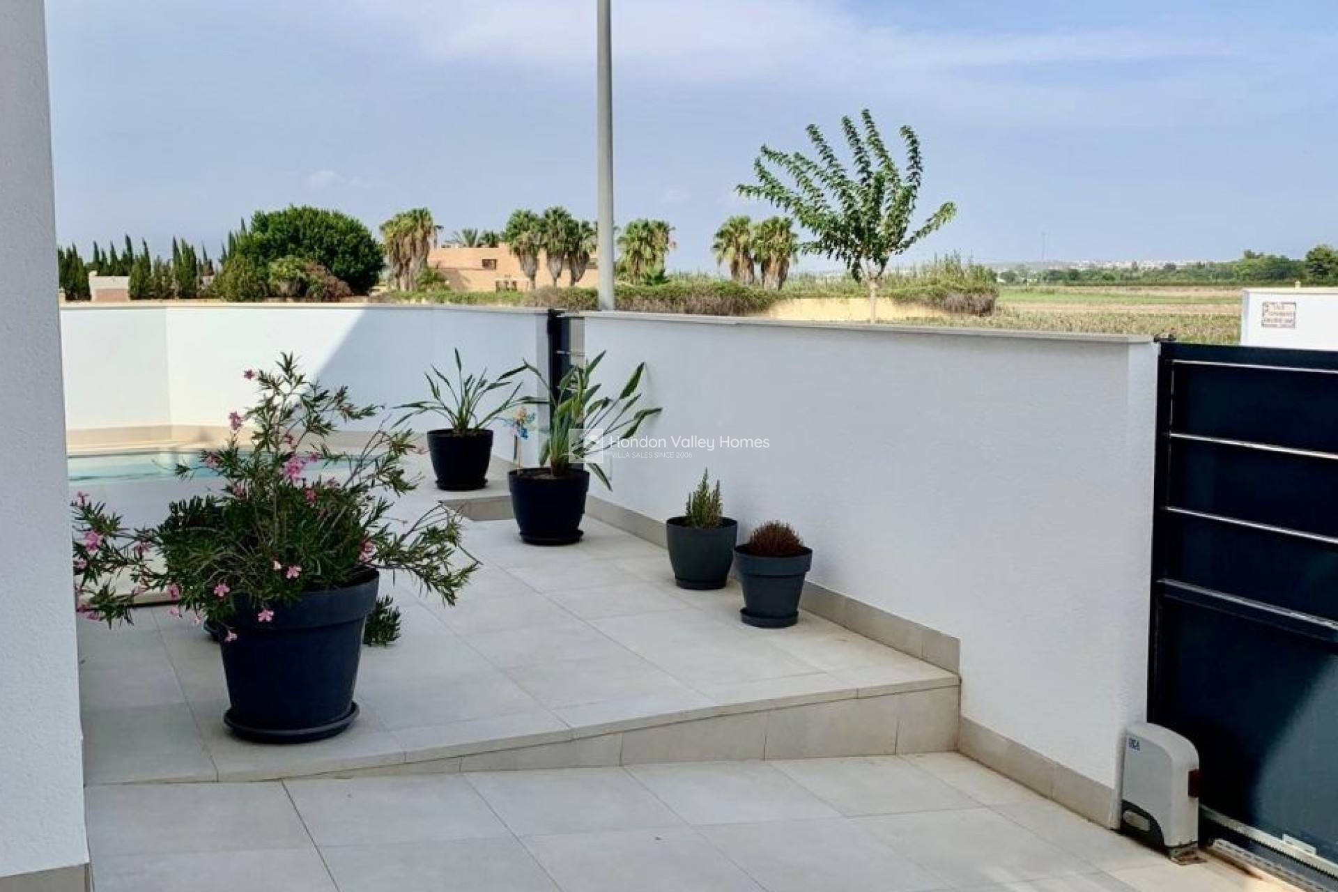 Resale - Villa - Daya Nueva