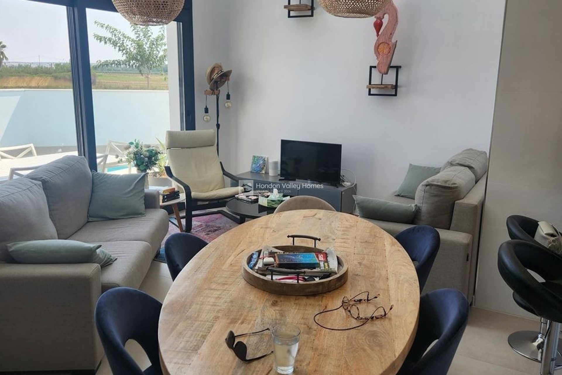 Resale - Villa - Daya Nueva
