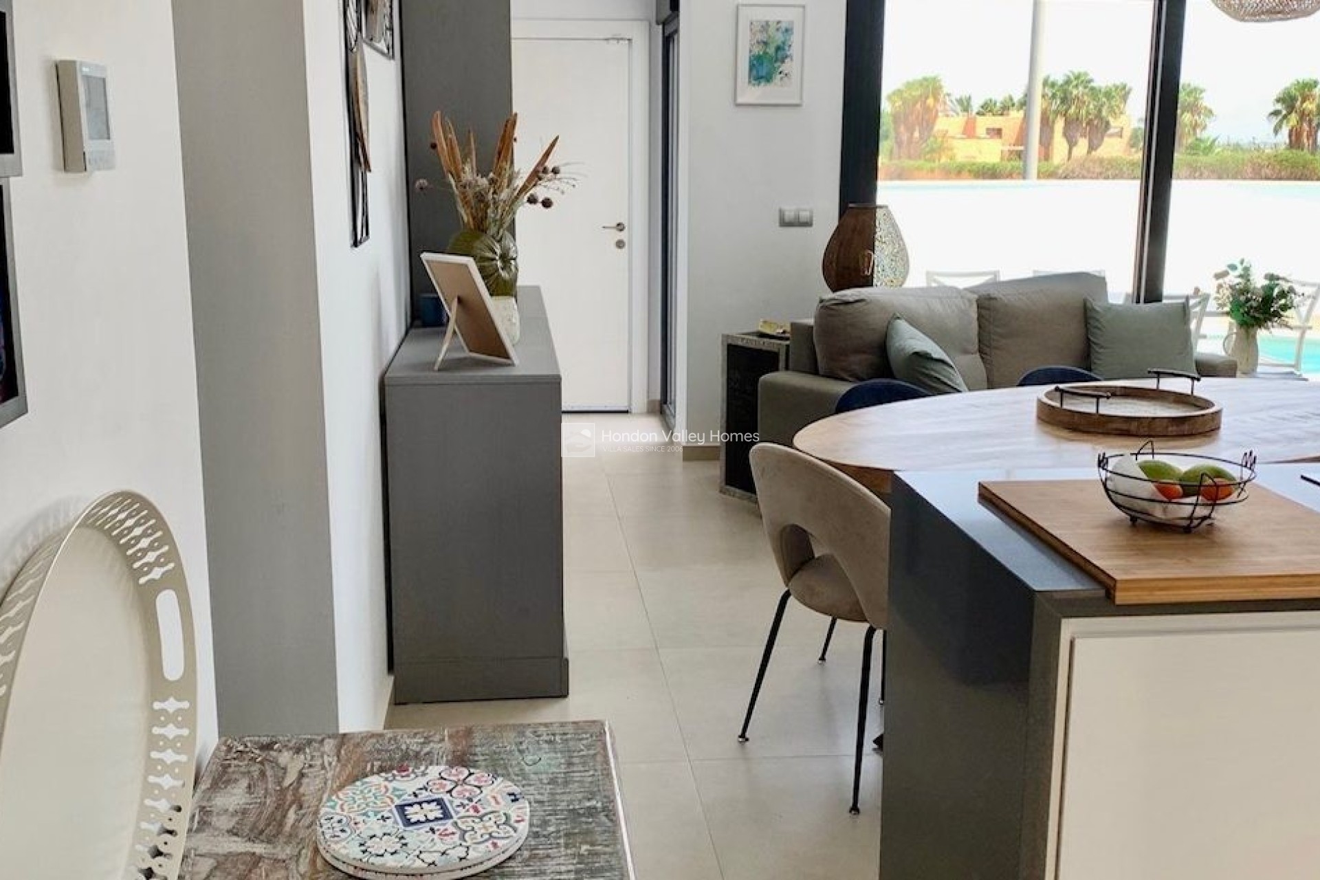 Resale - Villa - Daya Nueva