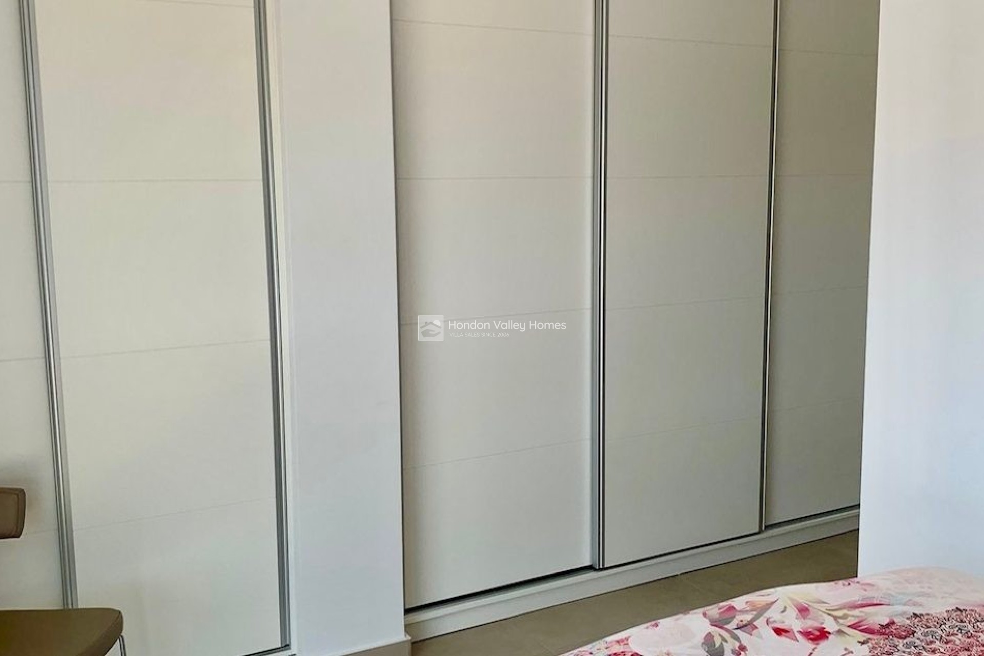 Resale - Villa - Daya Nueva