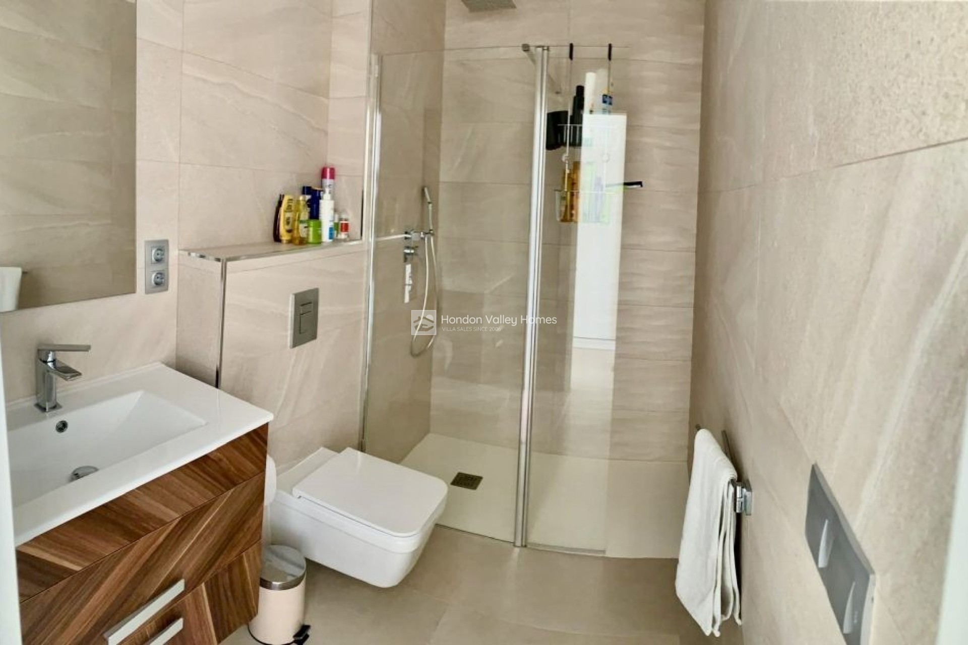 Resale - Villa - Daya Nueva