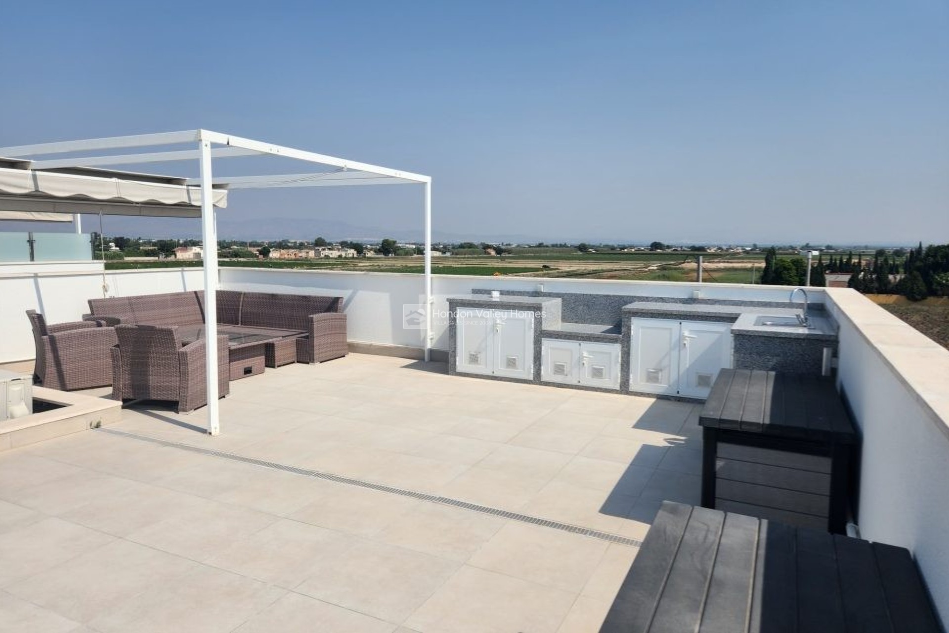 Resale - Villa - Daya Nueva