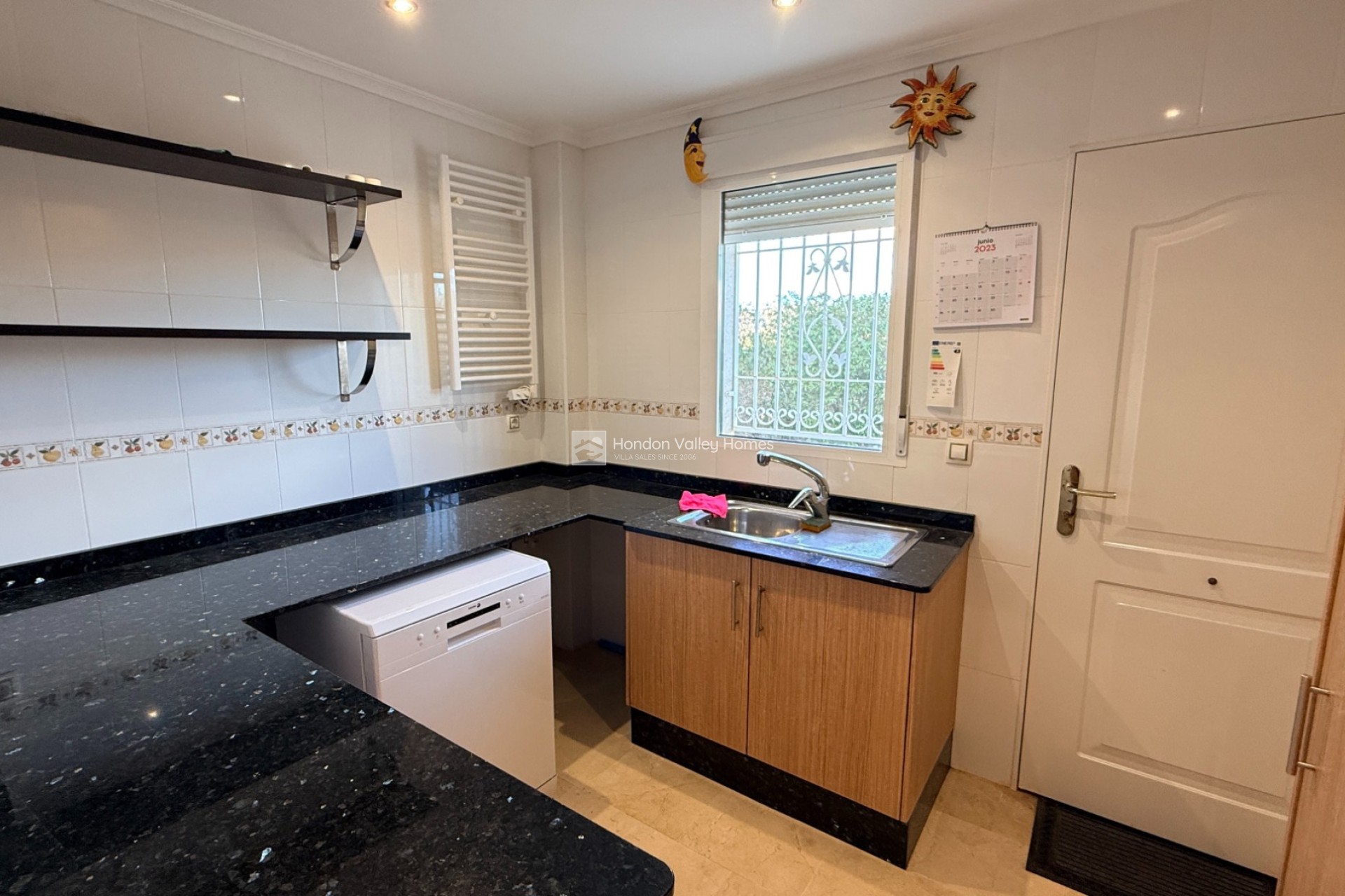 Resale - Villa - Detached - Hondón de las Nieves