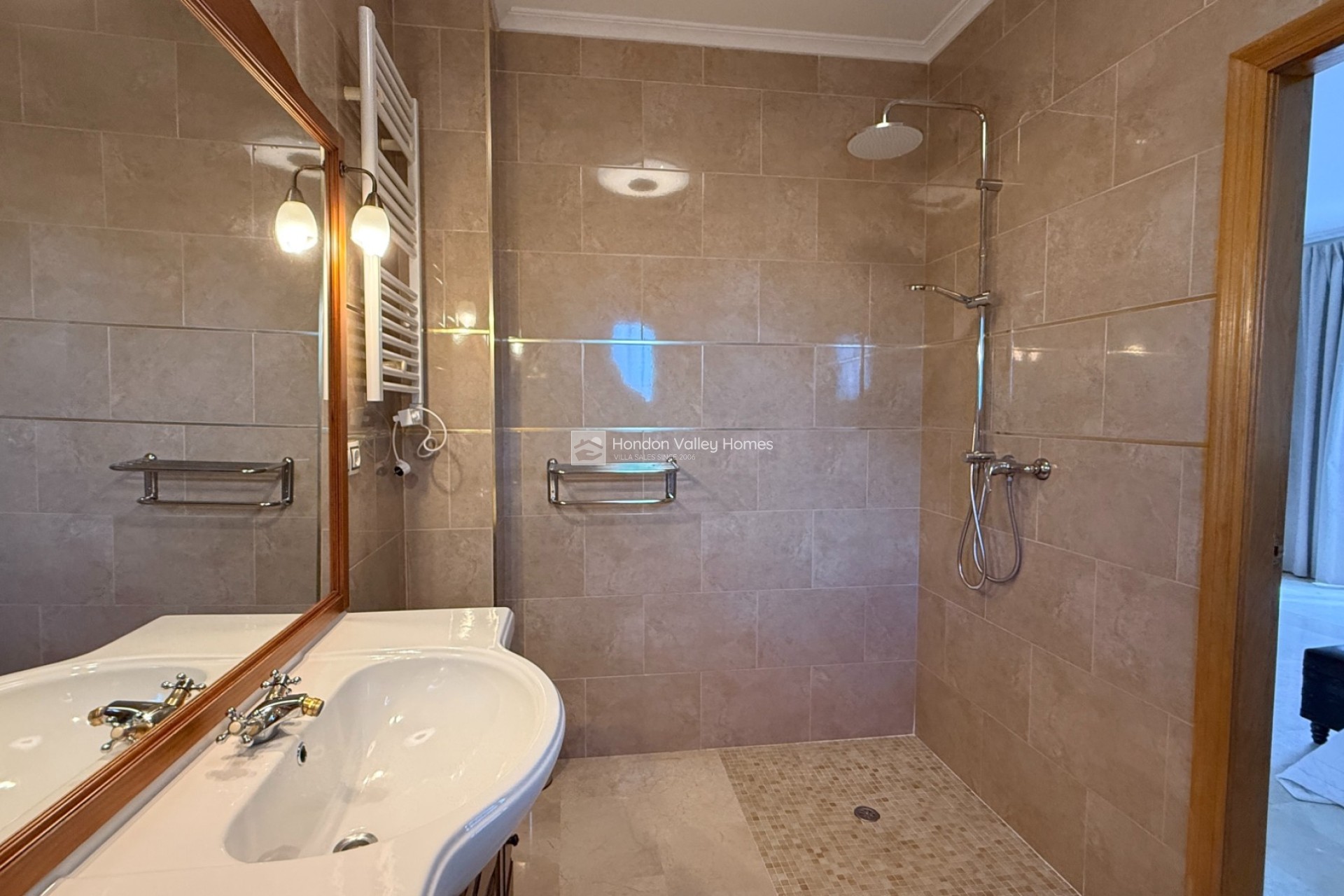 Resale - Villa - Detached - Hondón de las Nieves