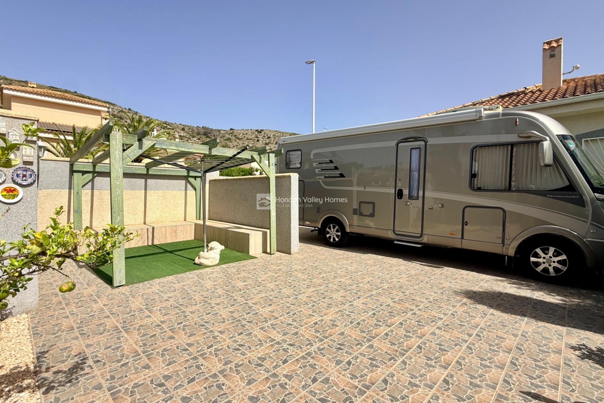 Resale - Villa - Detached - Hondón de las Nieves