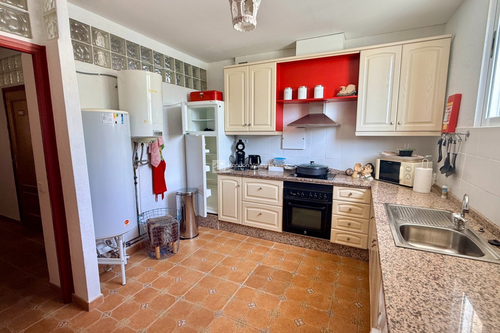 Resale - Villa - Detached - Hondón de las Nieves