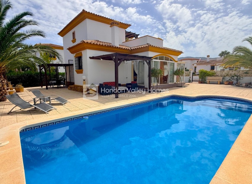 Resale - Villa - Detached - Hondón de las Nieves