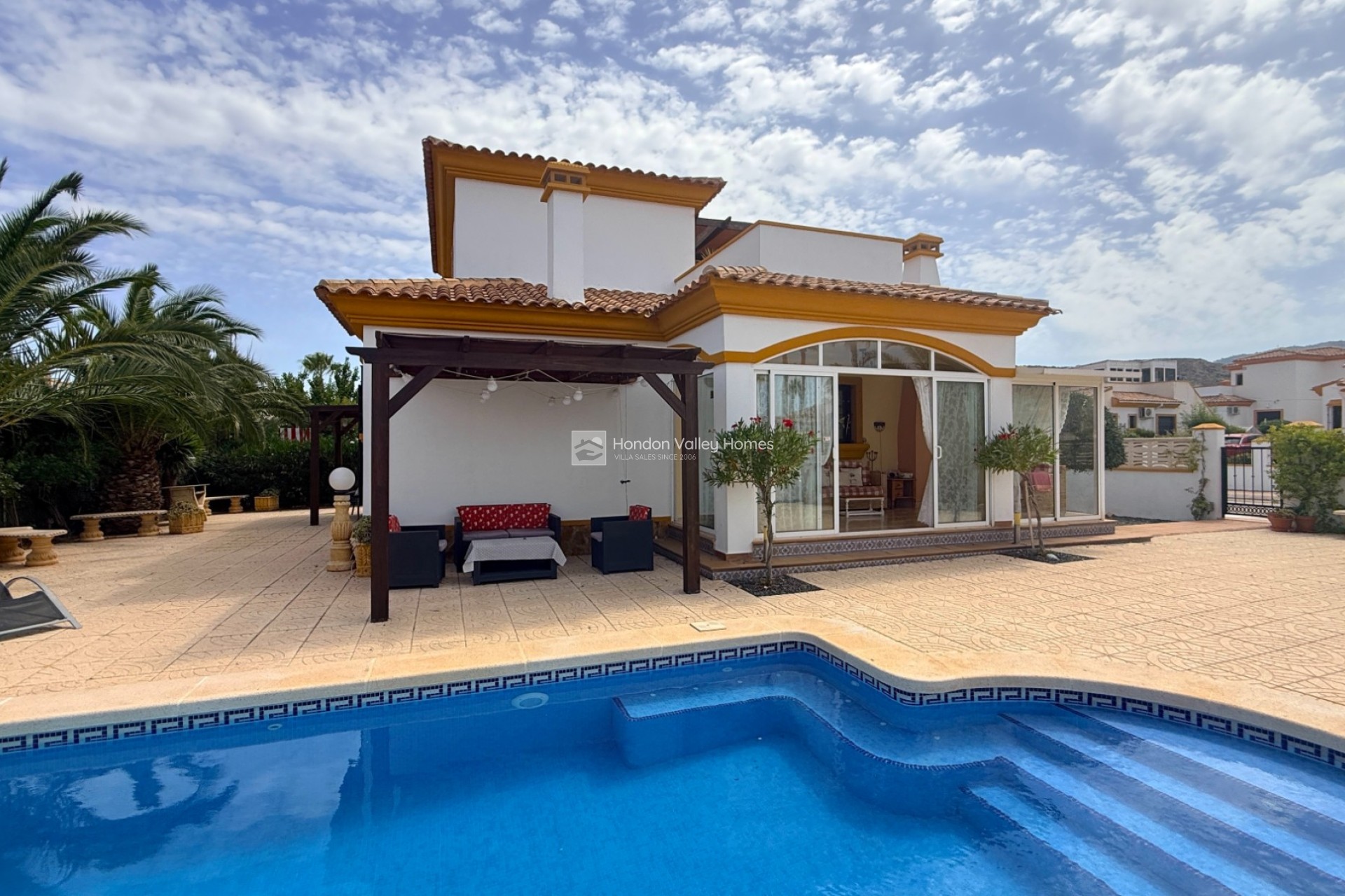Resale - Villa - Detached - Hondón de las Nieves