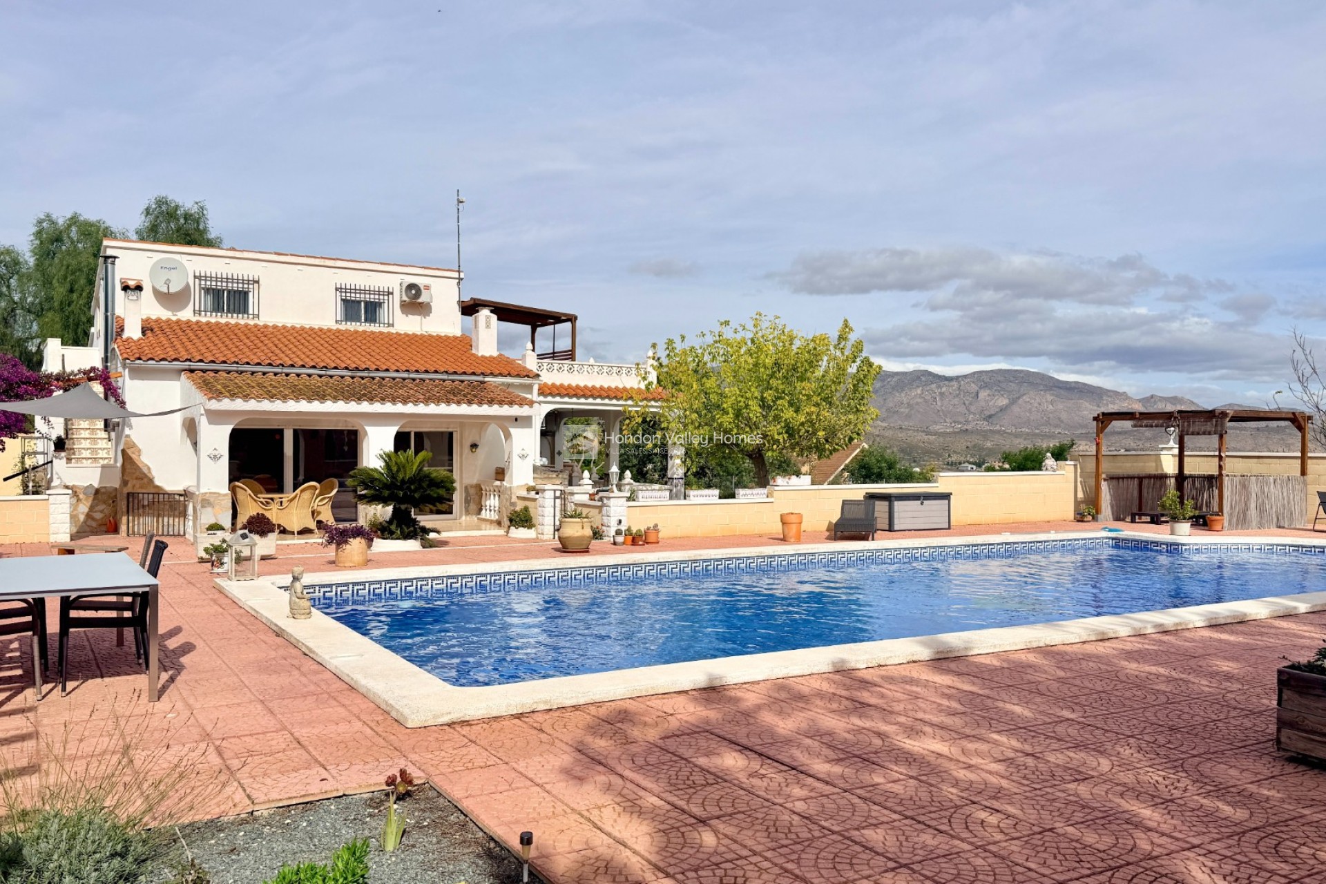 Resale - Villa - Detached - Hondón de los Fráiles